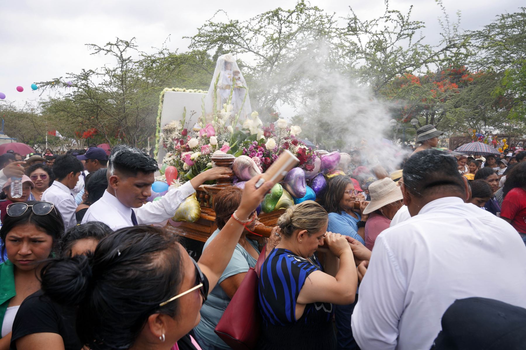 La fiesta de compadres y comadres en el santuario de la Virgen del Rosario de Yauca es una de las celebraciones tradicionales de Ica que se realiza en febrero antes del Miércoles de Ceniza. Foto: Genry Bautista