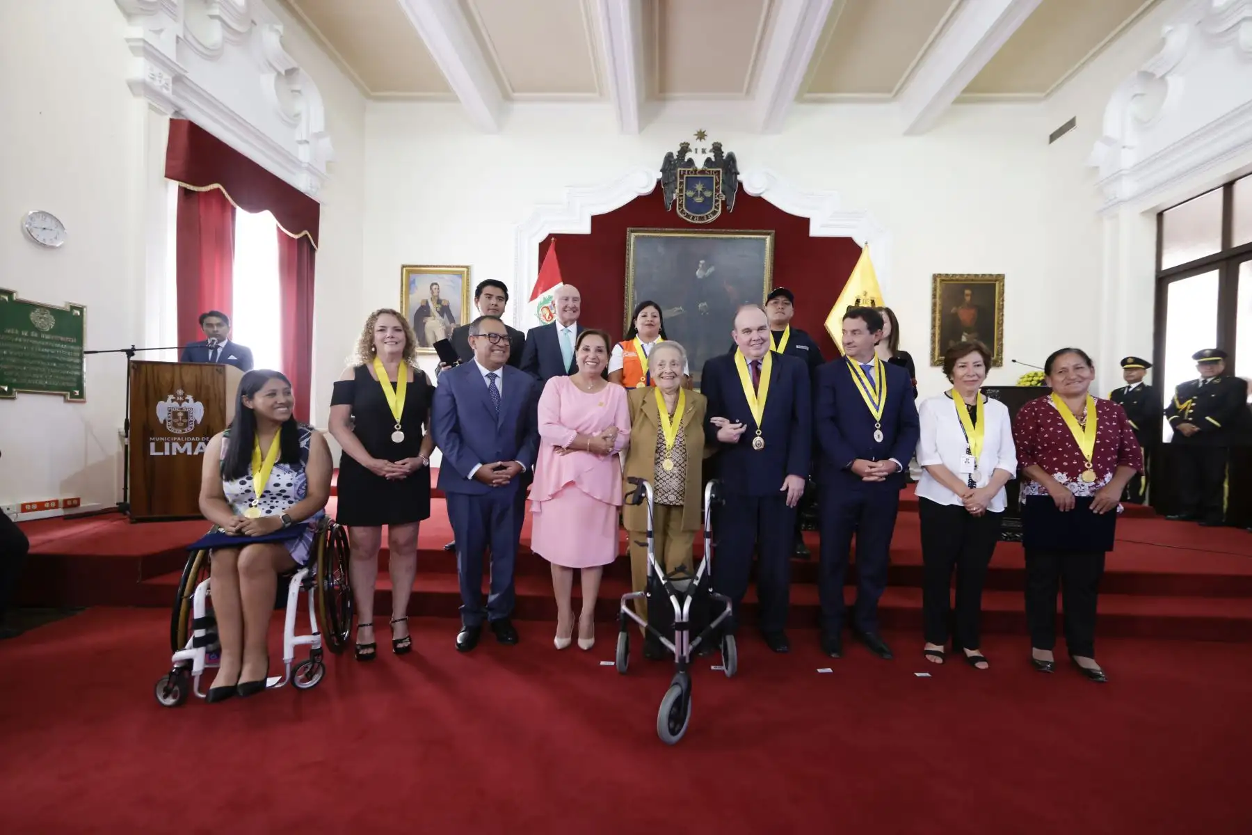 La presidenta Dina Ercilia Boluarte Zegarra, acompañada por el alcalde de Lima, Rafael López Aliaga, participó en la sesión solemne del Concejo Municipal de Lima Metropolitana realizada en conmemoración del aniversario de la fundación española de la ciudad capital.
Foto: ANDINA/Presidencia Perú