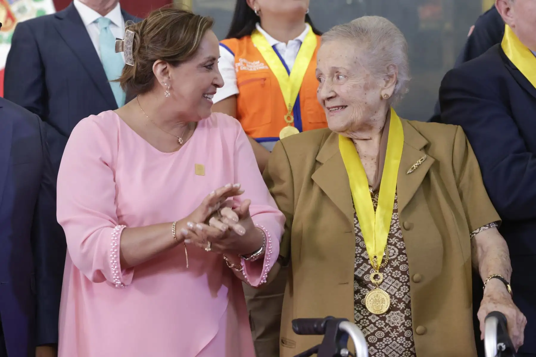 La presidenta Dina Ercilia Boluarte Zegarra, acompañada por el alcalde de Lima, Rafael López Aliaga, participó en la sesión solemne del Concejo Municipal de Lima Metropolitana realizada en conmemoración del aniversario de la fundación española de la ciudad capital.
Foto: ANDINA/Presidencia Perú