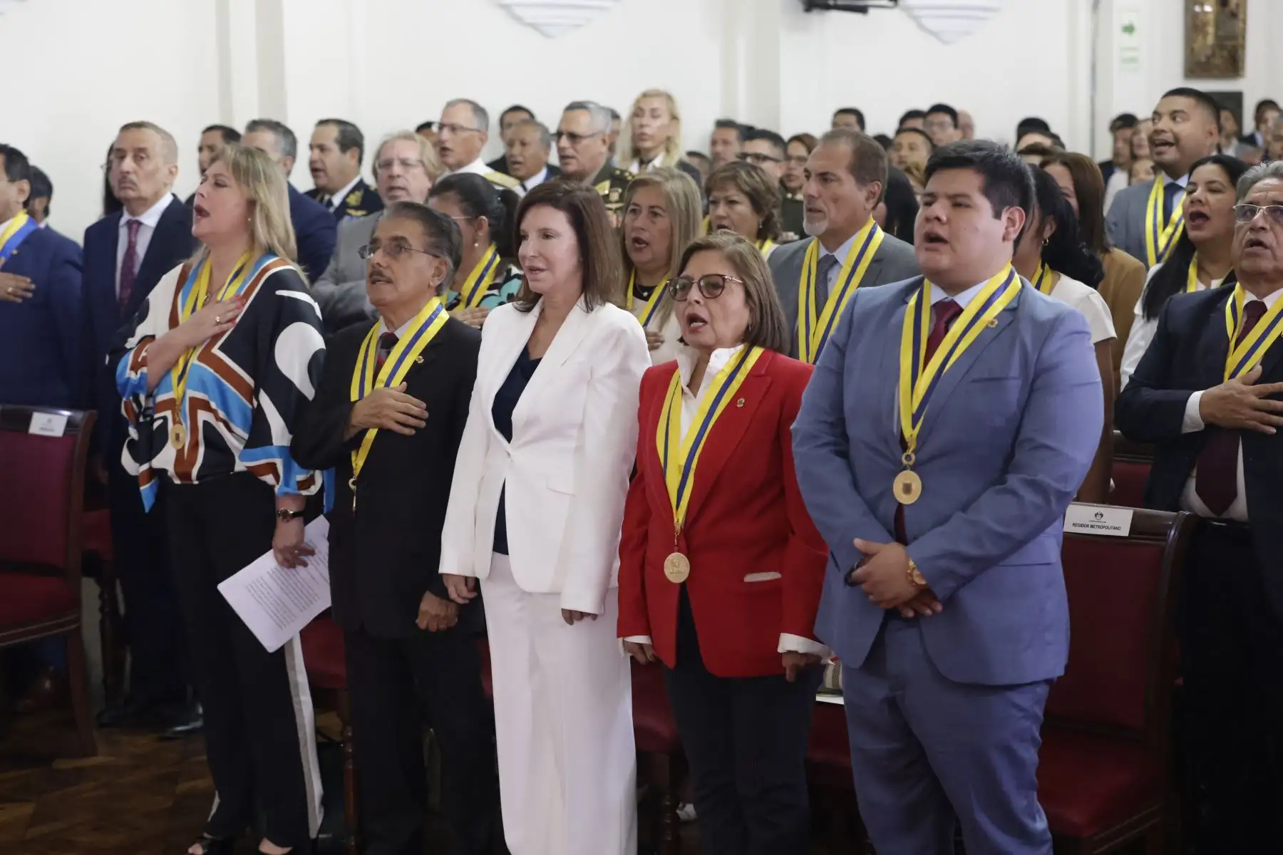 La presidenta Dina Ercilia Boluarte Zegarra, acompañada por el alcalde de Lima, Rafael López Aliaga, participó en la sesión solemne del Concejo Municipal de Lima Metropolitana realizada en conmemoración del aniversario de la fundación española de la ciudad capital.
Foto: ANDINA/Presidencia Perú