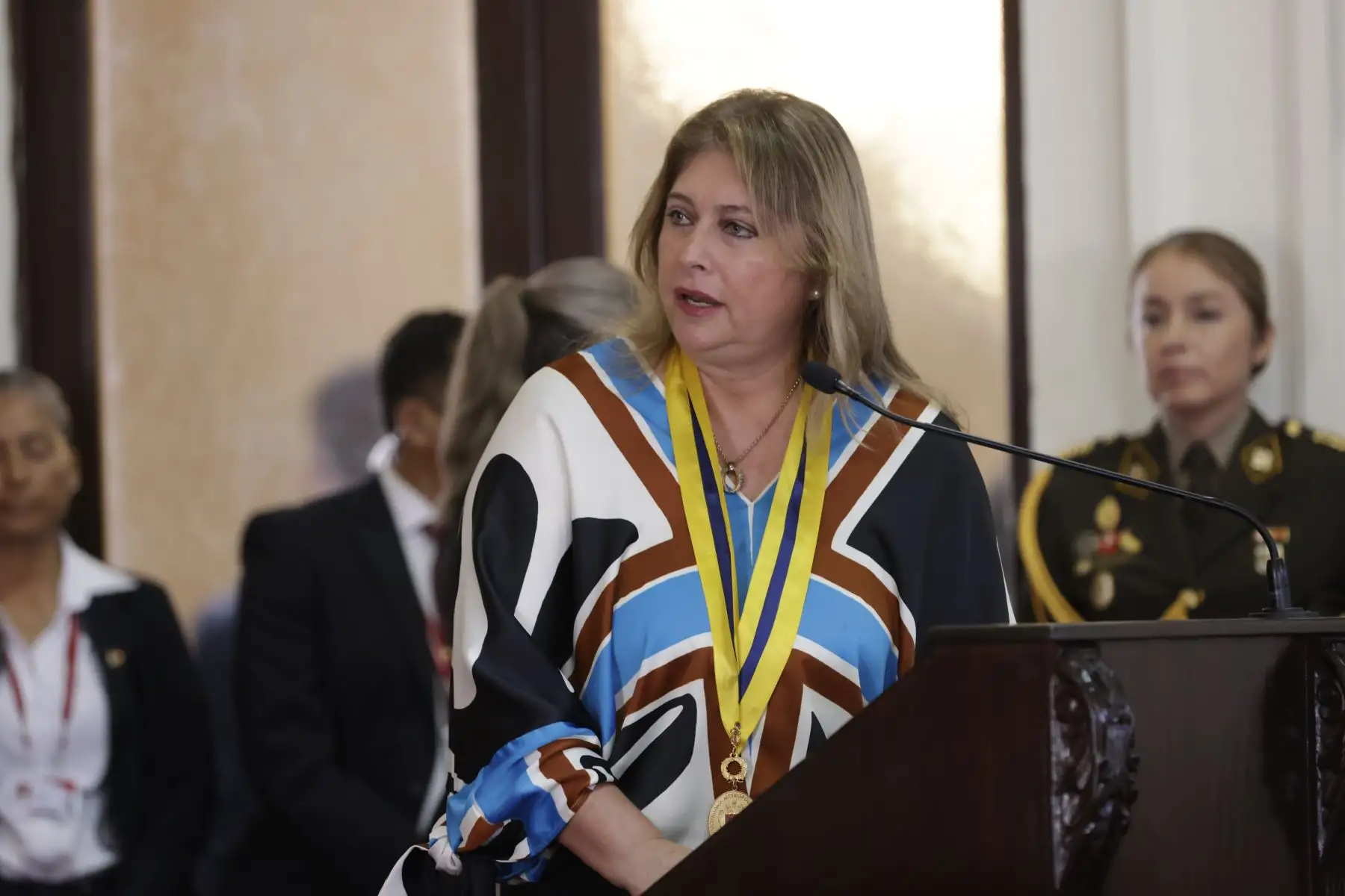 La presidenta Dina Ercilia Boluarte Zegarra, acompañada por el alcalde de Lima, Rafael López Aliaga, participó en la sesión solemne del Concejo Municipal de Lima Metropolitana realizada en conmemoración del aniversario de la fundación española de la ciudad capital.
Foto: ANDINA/Presidencia Perú