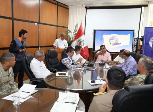 Gobernador regional de Piura, Luis Neyra, se reunió con el viceministro de Seguridad Pública del Ministerio del Interior (Mininter), Héctor Loayza Arrieta y jefes de la Policía Nacional. ANDINA/Difusión