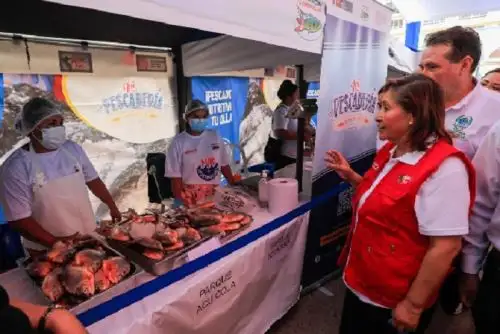 El Ministerio de la Producción organizó feria para comercializar más de dos toneladas de pescado fresco amazónico y marítimo a precio económico.