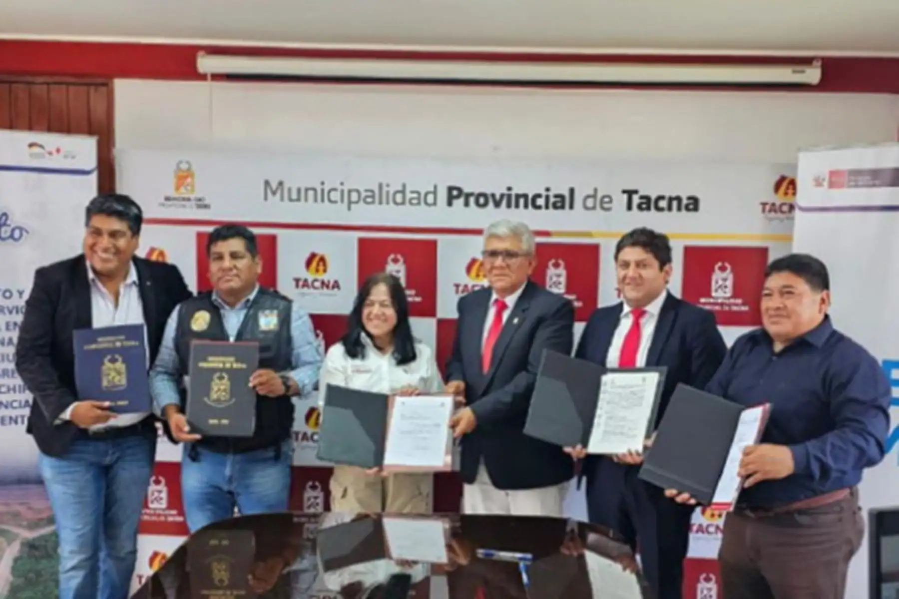 Con la orientación y acompañamiento técnico permanente del Ministerio del Ambiente, a través de la Unidad Ejecutora 003: Gestión Integral de la Calidad Ambiental (GICA), la Municipalidad Provincial de Tacna y cuatro distritos de su jurisdicción trabajarán articuladamente en el mejoramiento de la gestión de los residuos sólidos en esa zona del país.