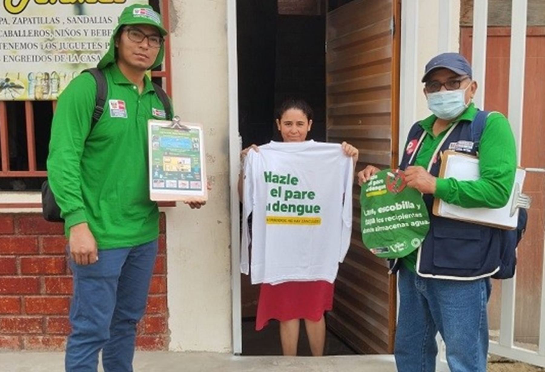 Ante el aumento de temperatura en la zona norte del país y siendo este un factor que facilita la reproducción del zancudo Aedes aegypti, transmisor de las enfermedades como el dengue, zika y chikunguña, el Ministerio de Salud inició, en Piura, la campaña de control larvario con más de 31,000 viviendas inspeccionadas con actividades de control larvario.