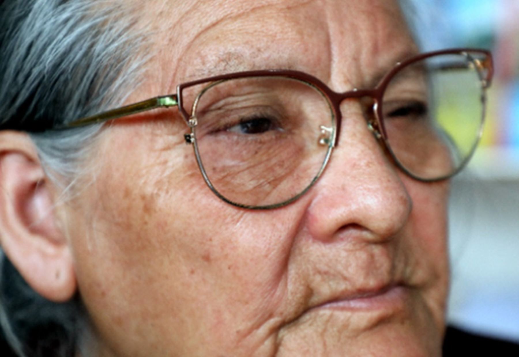 A sus 74 años, María Gutiérrez Galarreta, usuaria del programa Pensión 65, pudo retomar sus actividades cotidianas, luego de operarse de unas terribles cataratas que la apartaron drásticamente de su rutina y le provocaron una gran depresión.