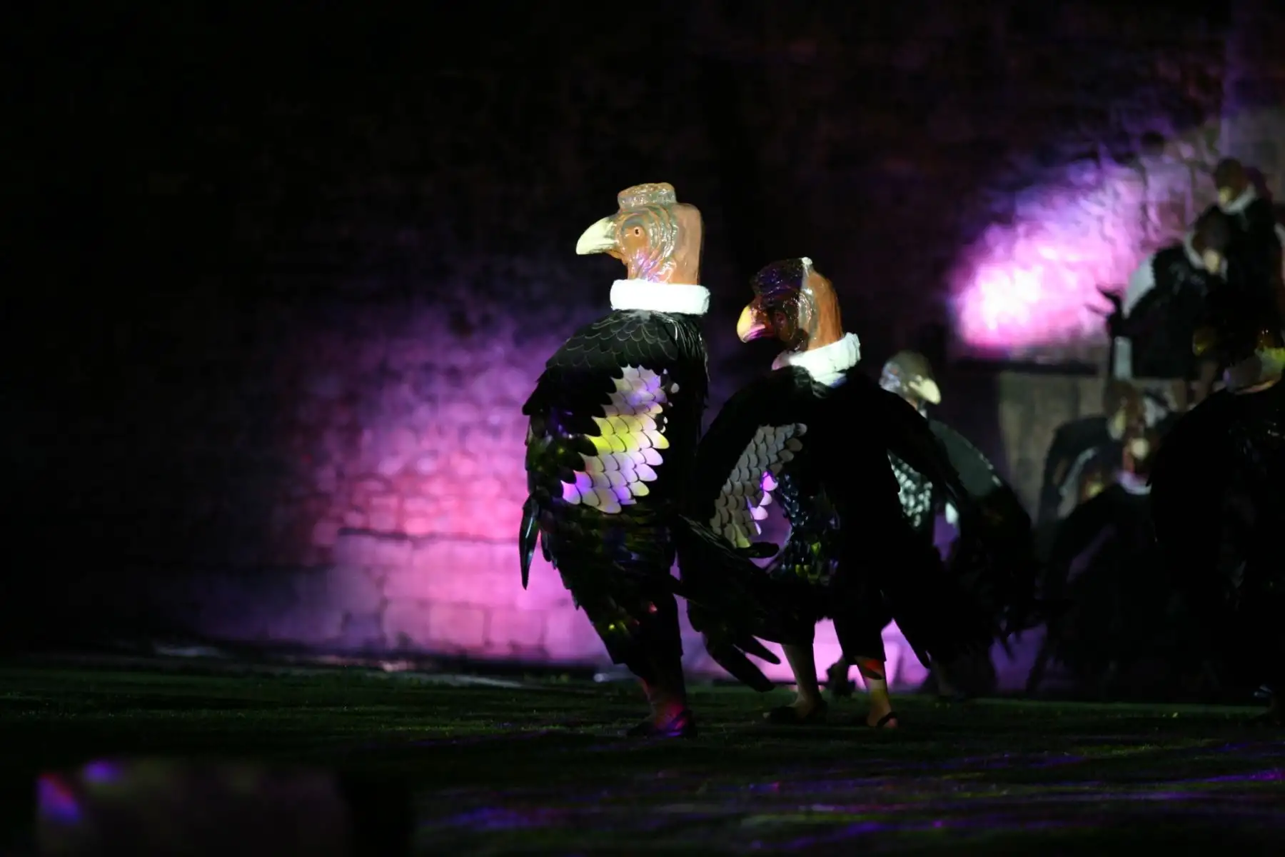 Más de tres mil 500 cusqueños y turistas, nacionales y extranjeros, disfrutaron de la escenificación “Mitología Incásica” en la explanada del Templo Inca del Qoricancha, como parte del anuncio del Inti Raymi 2024. 
Foto: ANDINA/ Percy Hurtado Santillán