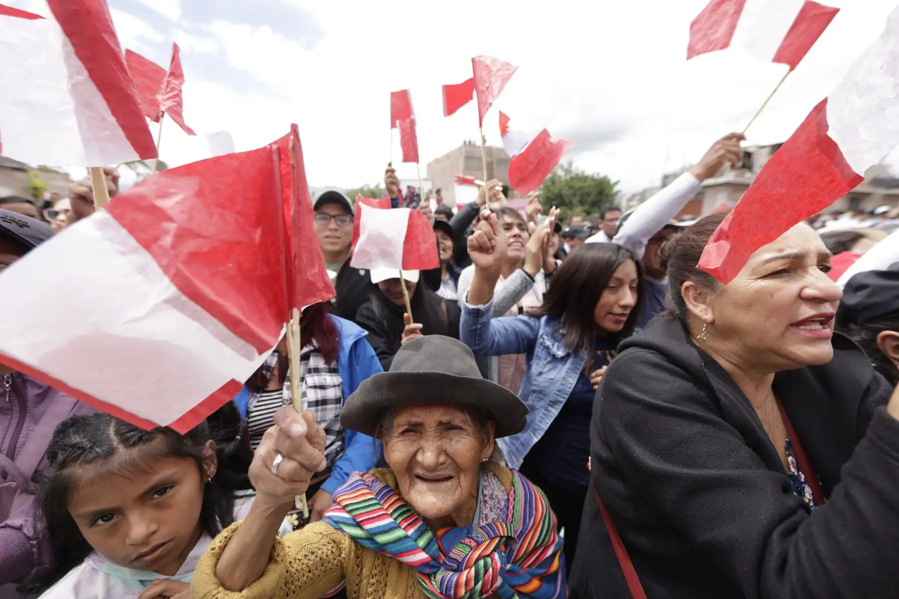 Presidenta Dina Boluarte participa del inicio de obras del mejoramiento y ampliación del sistema de agua potable y alcantarillado en el distrito de Andrés Avelino Cáceres, provincia de Huamanga en Ayacucho. Foto: ANDINA/ Prensa Presidencia