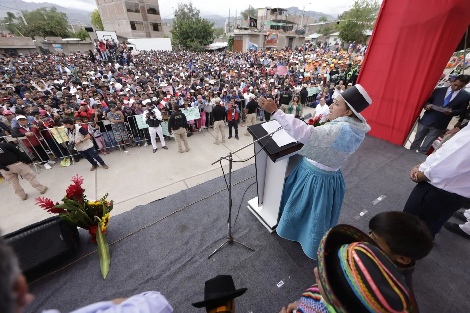 Presidenta Dina Boluarte participa del inicio de obras del mejoramiento y ampliación del sistema de agua potable y alcantarillado en el distrito de Andrés Avelino Cáceres, provincia de Huamanga en Ayacucho. Foto: ANDINA/ Prensa Presidencia