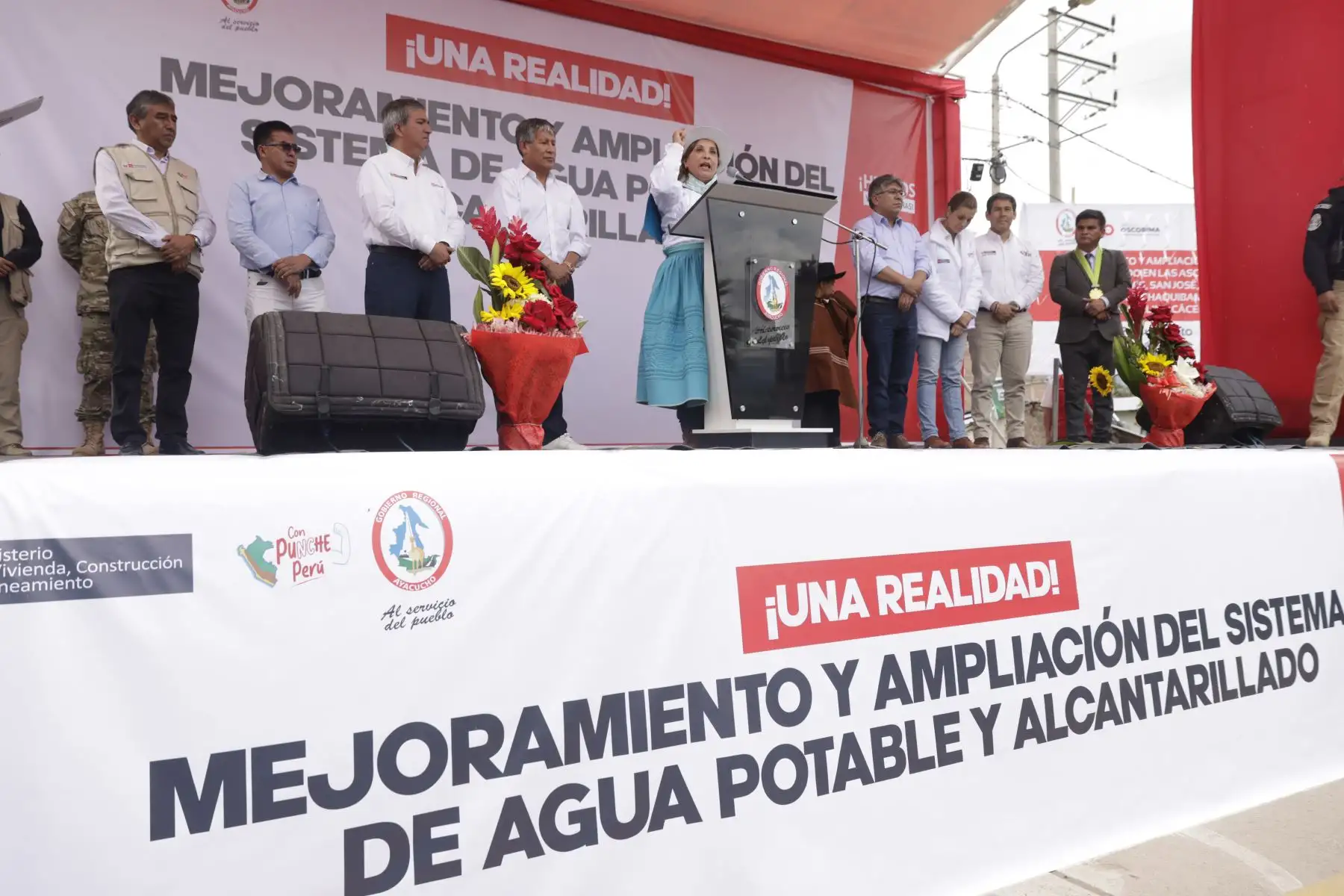 Presidenta Dina Boluarte participa del inicio de obras del mejoramiento y ampliación del sistema de agua potable y alcantarillado en el distrito de Andrés Avelino Cáceres, provincia de Huamanga en Ayacucho. Foto: ANDINA/ Prensa Presidencia