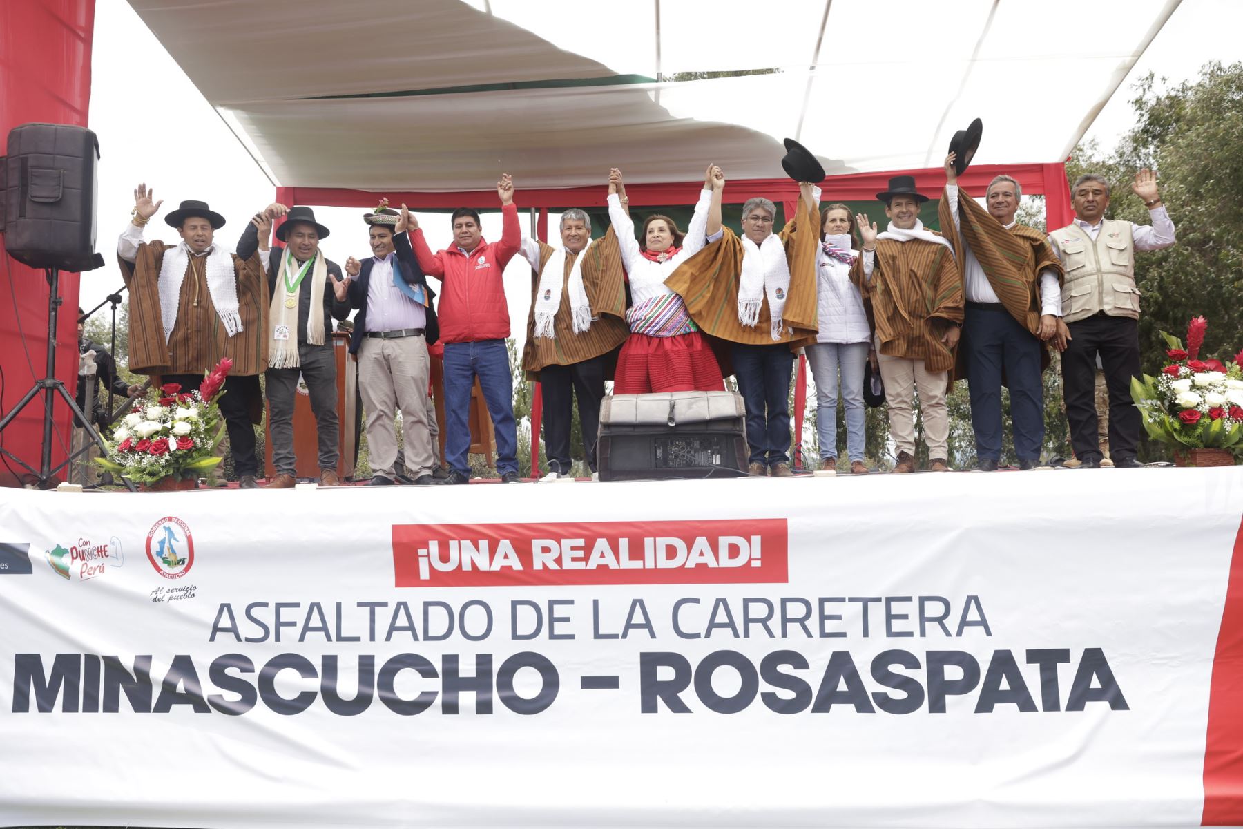 Ceremonia de colocación de primera piedra de nueva carretera. Foto: ANDINA/Prensa Presidencia.