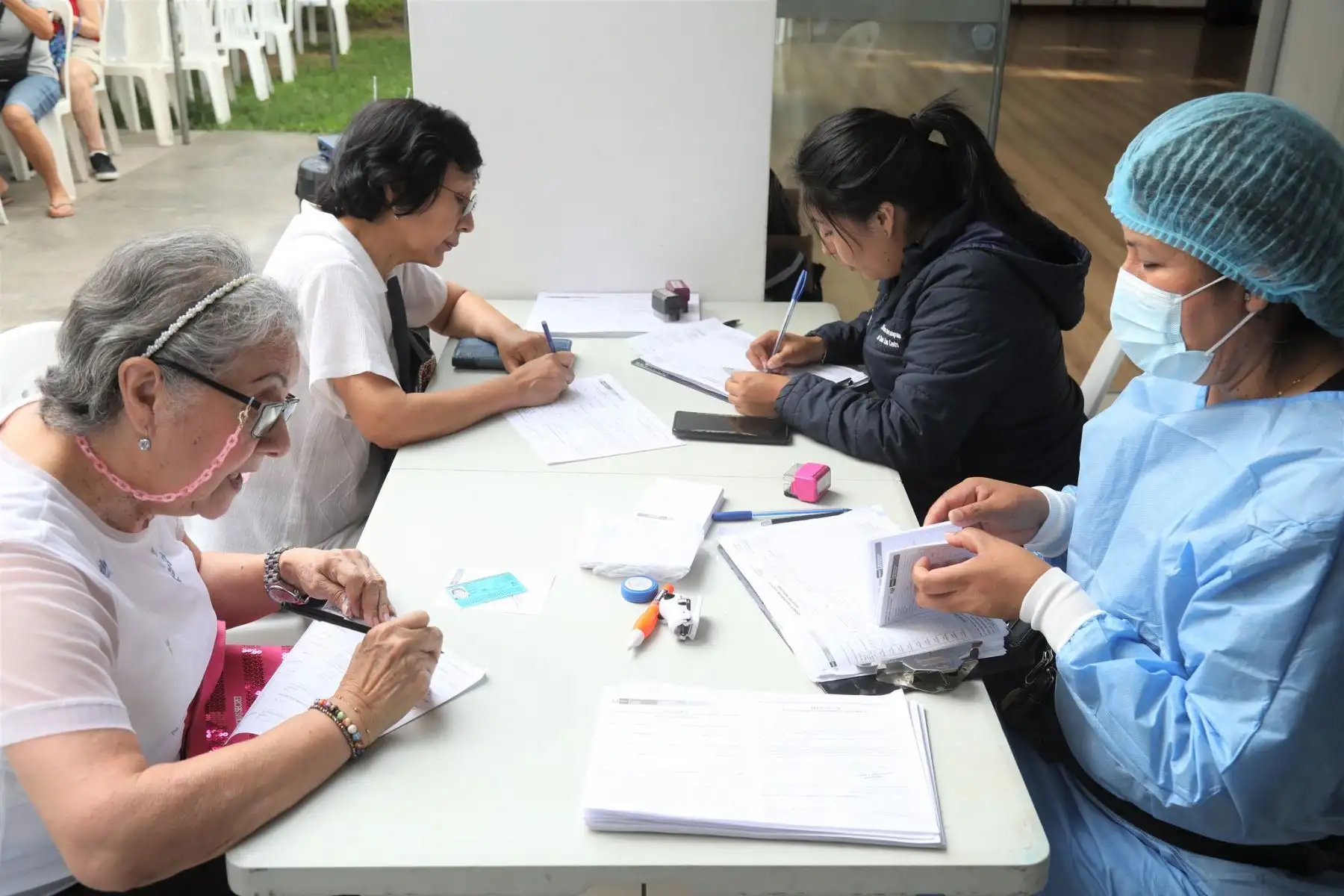 MINSA inicia campaña de vacunación para grupos de riesgo como mayores de 60 años, personal de salud, gestantes y pacientes con enfermedad crónica con la vacuna monovalente.
Foto: Minsa