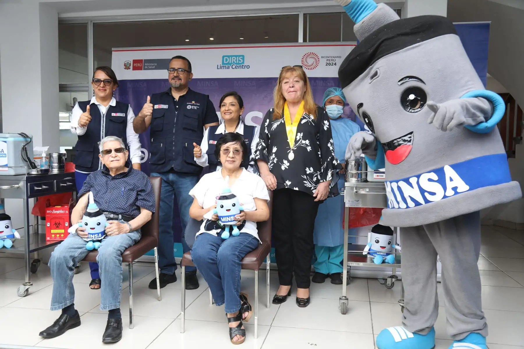 MINSA inicia campaña de vacunación para grupos de riesgo como mayores de 60 años, personal de salud, gestantes y pacientes con enfermedad crónica con la vacuna monovalente.
Foto: Minsa