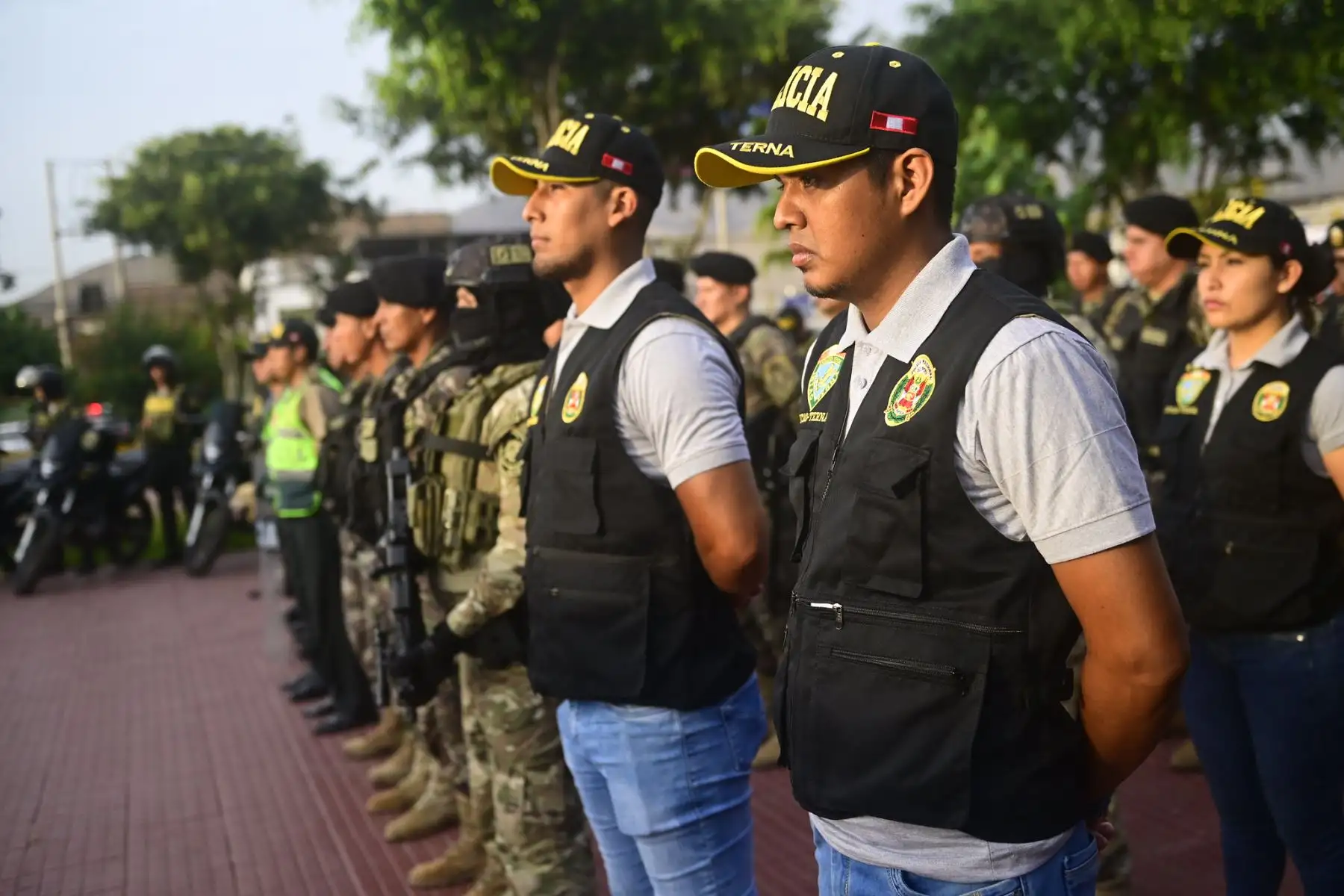 El ministro del Interior, Víctor Torres Falcón, anunció hoy el incremento de 150 efectivos para San Martín de Porres (SMP) con la finalidad de reforzar la seguridad ciudadana en este importante distrito de la capital, tras culminar el estado de emergencia en esta zona de Lima.
Foto: Mininter