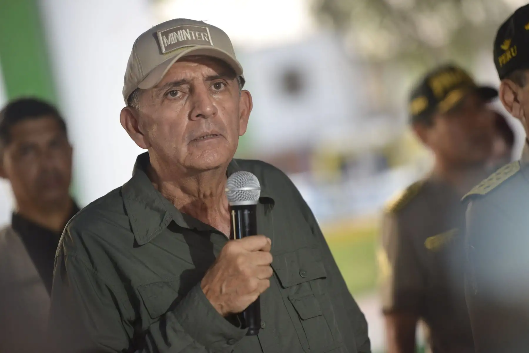 El ministro del Interior, Víctor Torres Falcón, anunció hoy el incremento de 150 efectivos para San Martín de Porres (SMP) con la finalidad de reforzar la seguridad ciudadana en este importante distrito de la capital, tras culminar el estado de emergencia en esta zona de Lima.
Foto: Mininter