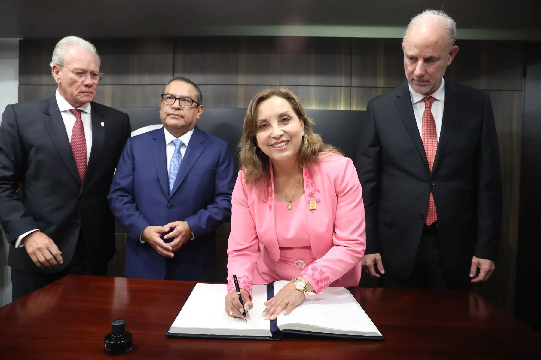 Presidenta Dina Boluarte participa en la XXIV reunión extraordinaria del Consejo Andino de Ministros de Relaciones Exteriores junto a los ministros y autoridades a cargo de la seguridad interna. Foto: Prensa Presidencia