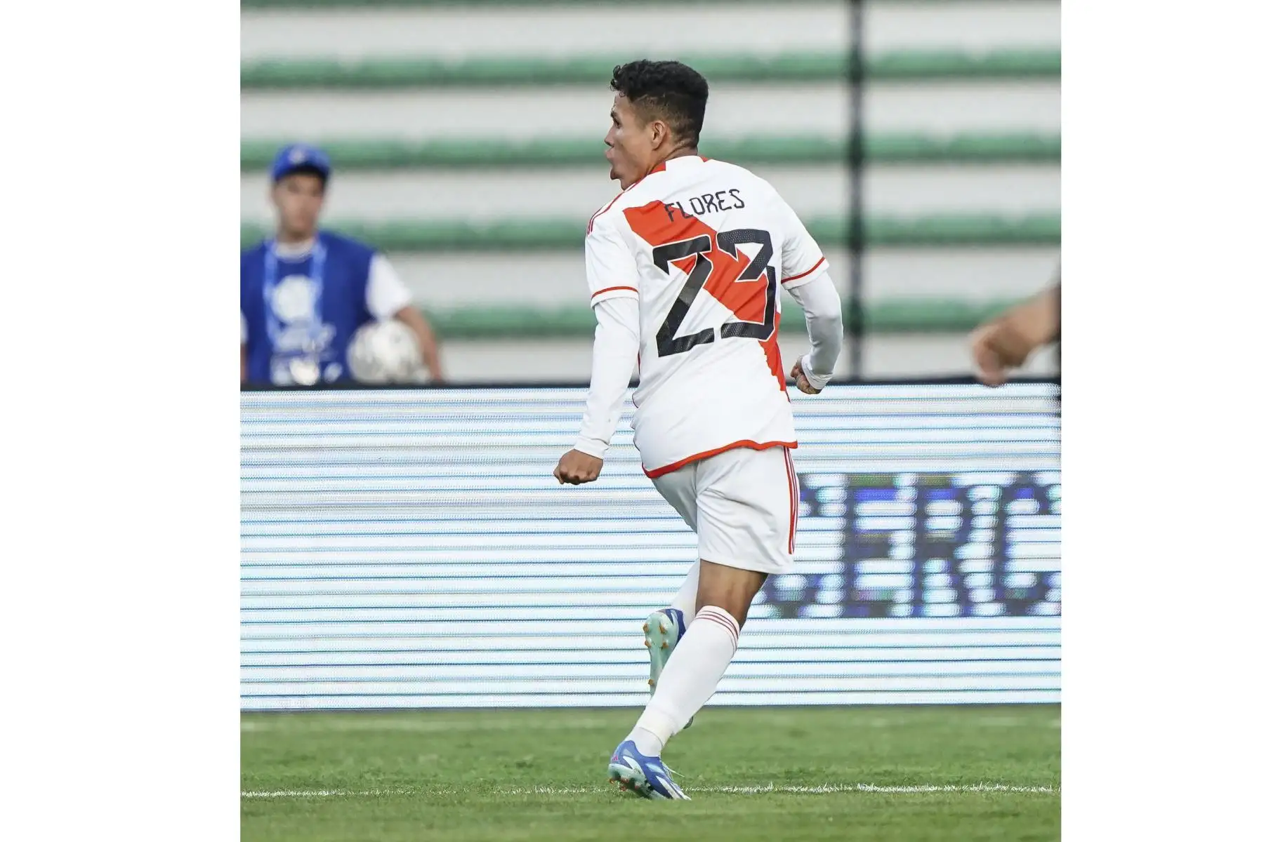 Franchesco Flores de la selección peruana celebra su gol anotado ante la selección chilena por el Torneo Preolímpico  Sub 23 que se realiza en Venezuela.
Foto: Selección Perú