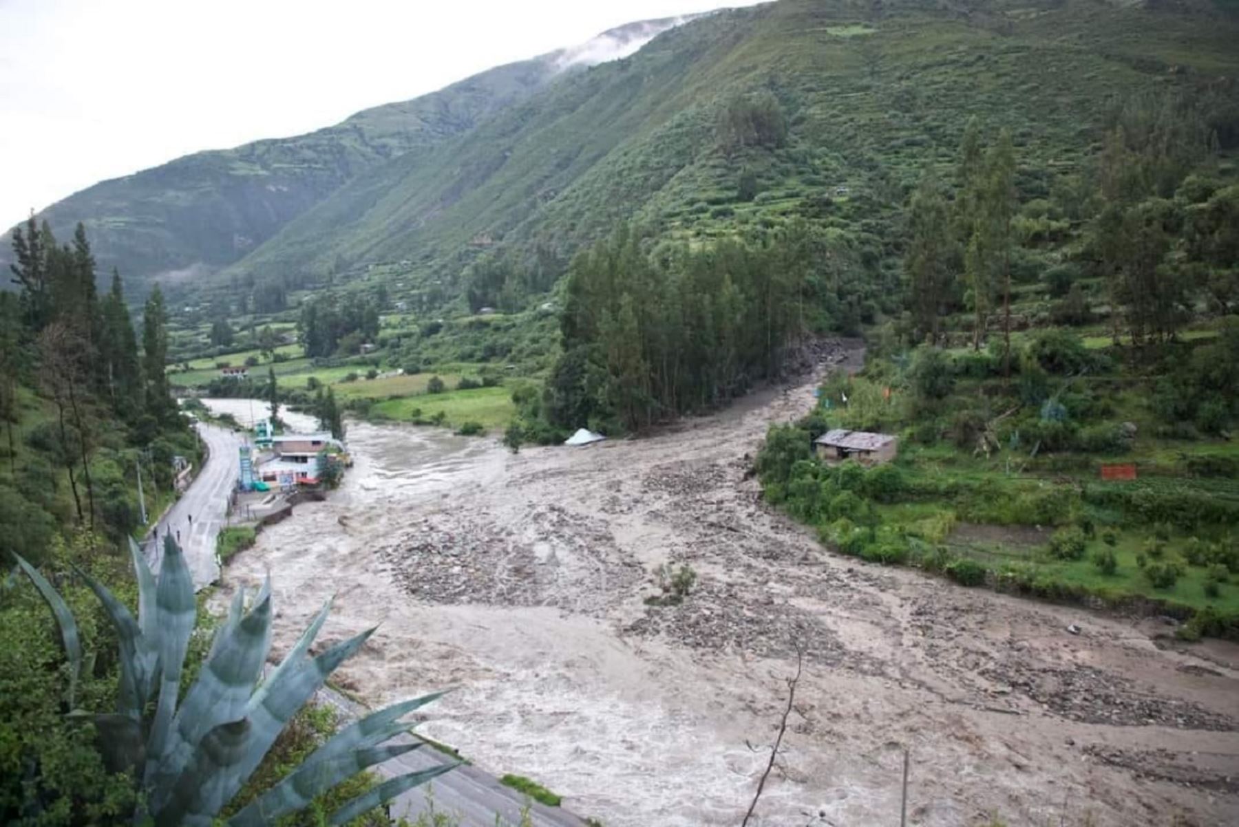 Las lluvias intensas provocaron un huaico y la crecida del río Chalhuanca, afectando a familias de diversos centros poblados de la provincia de Aymaraes, en Apurímac. ANDINA/Difusión