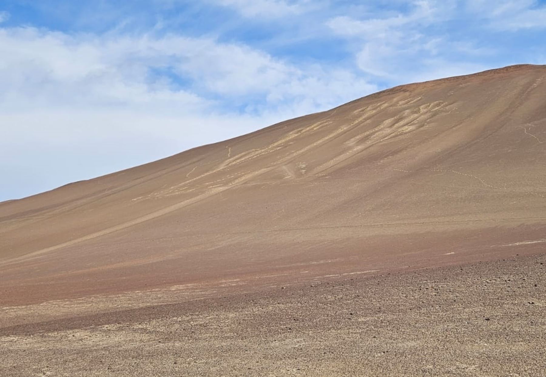 Ministerio de Cultura denunció que un desconocido ingresó ayer al área intangible del Candelabro de Paracas (región Ica) causando afectaciones a ese patrimonio cultural de Perú. ANDINA/Difusión