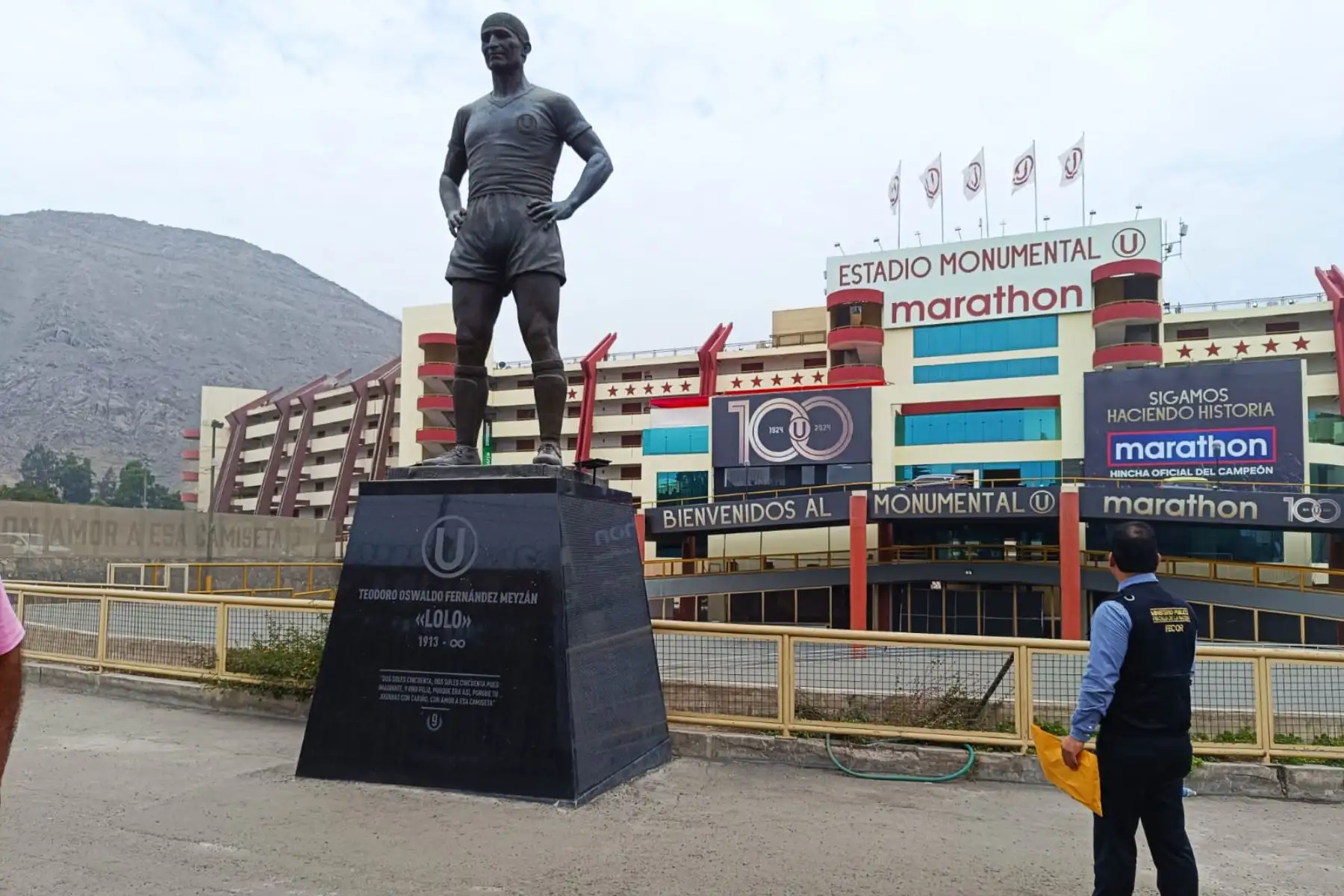El Estadio Monumental de Universitario de Deportes, inaugurado el 2 de julio de 2000, celebra 25 años de historia con hitos inolvidables. La final única de la Copa Libertadores 2019 entre Flamengo y River Plate, con triunfo 2‑1 para los brasileños. En enero de 2025 Lionel Messi, con Inter Miami, fue ovacionado por los fanáticos crema. También se recuerda el épico gol de Johan Fano a Argentina en 2008, múltiples títulos de la “U”, y conciertos legendarios de Paul McCartney, The Rolling Stones y Roger Waters.