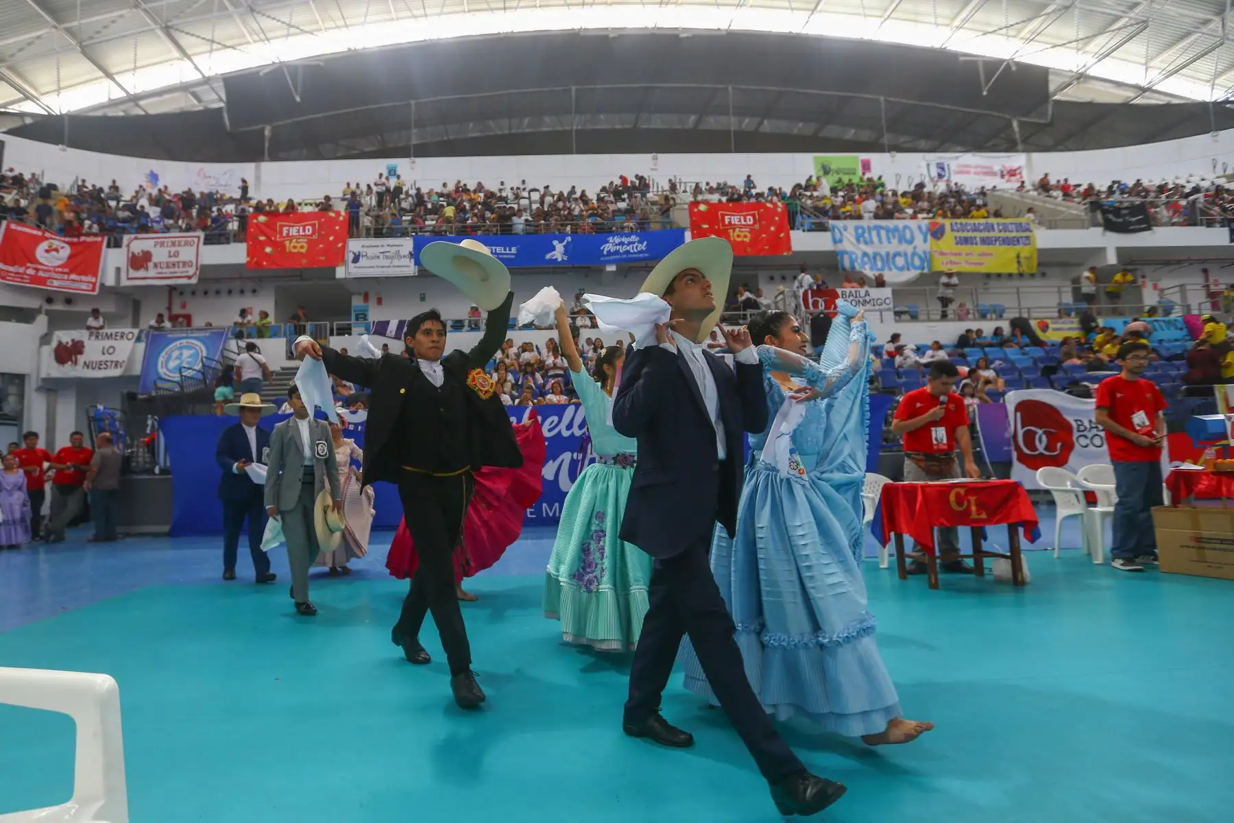 Por segundo año consecutivo, el Polideportivo del Callao es la sede del 64º Concurso Nacional de Marinera 2024 que se desarrollará del 22 al 28 de enero, con el objetivo de atraer a más de 1.500 parejas de baile de todo el Perú y el exterior.
Foto: ANDINA/Eddy Ramos
