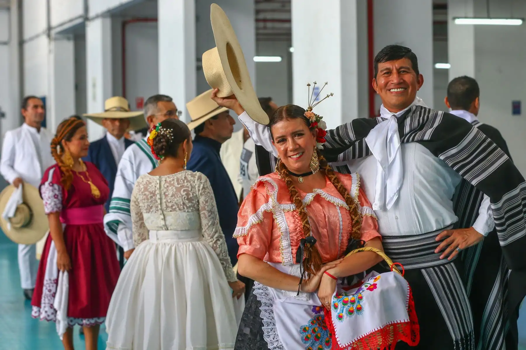 Por segundo año consecutivo, el Polideportivo del Callao es la sede del 64º Concurso Nacional de Marinera 2024 que se desarrollará del 22 al 28 de enero, con el objetivo de atraer a más de 1.500 parejas de baile de todo el Perú y el exterior.
Foto: ANDINA/Eddy Ramos