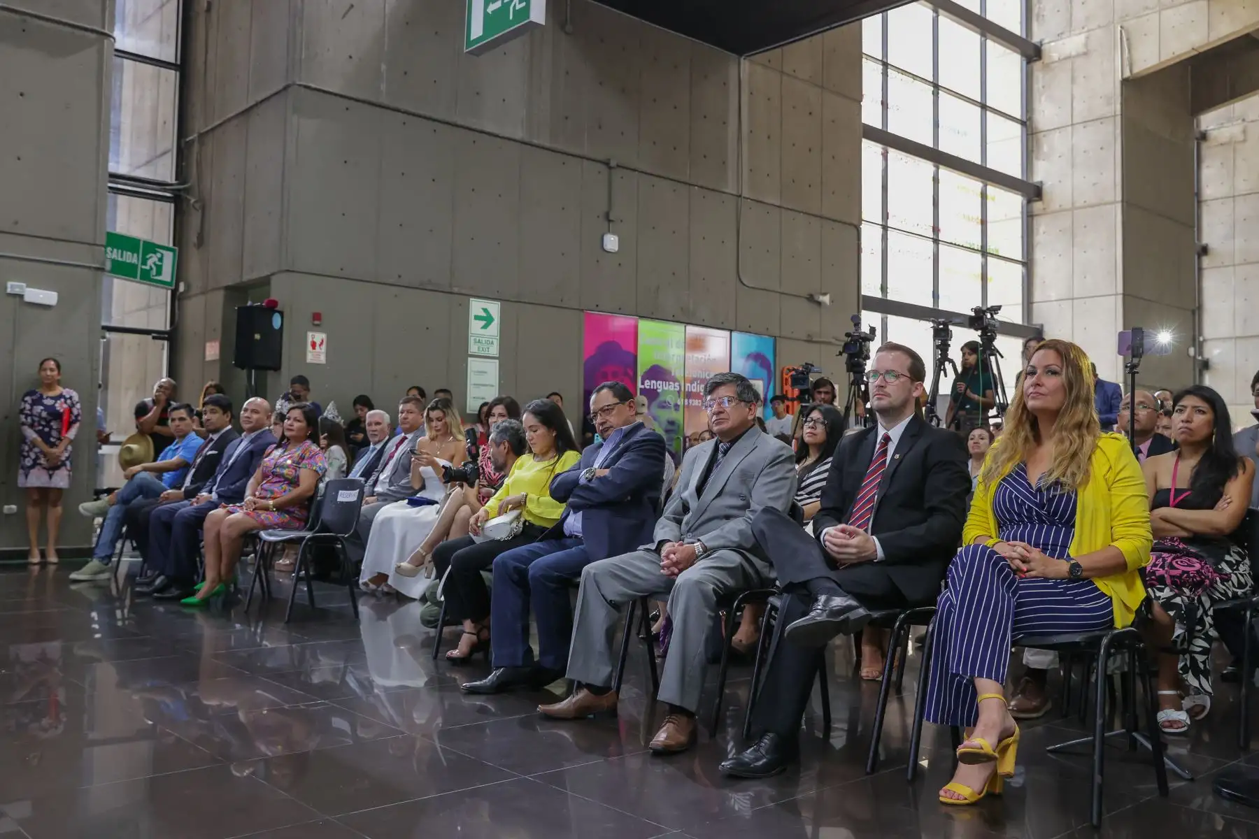 El Proyecto Especial Bicentenario del Ministerio de Cultura y la Municipalidad Provincial de Cajamarca realizaron el lanzamiento del Carnaval Inolvidable 2024 Edición Bicentenario, festividad de Cajamarca conocida como “la fiesta más alegre del Perú” que tendrá como fechas centrales del 9 al 14 de febrero. La ministra de Cultura, Leslie Urteaga, el alcalde de Cajamarca, Joaquín Ramírez, y distintas autoridades invitadas pudieron disfrutar del despliegue de comparsas y patrullas de danzantes y personajes alegóricos; así como la “Señorita Integración 2023”, embajadora de la cultura y tradición de la región.
Foto: ANDINA/Andrés Valle