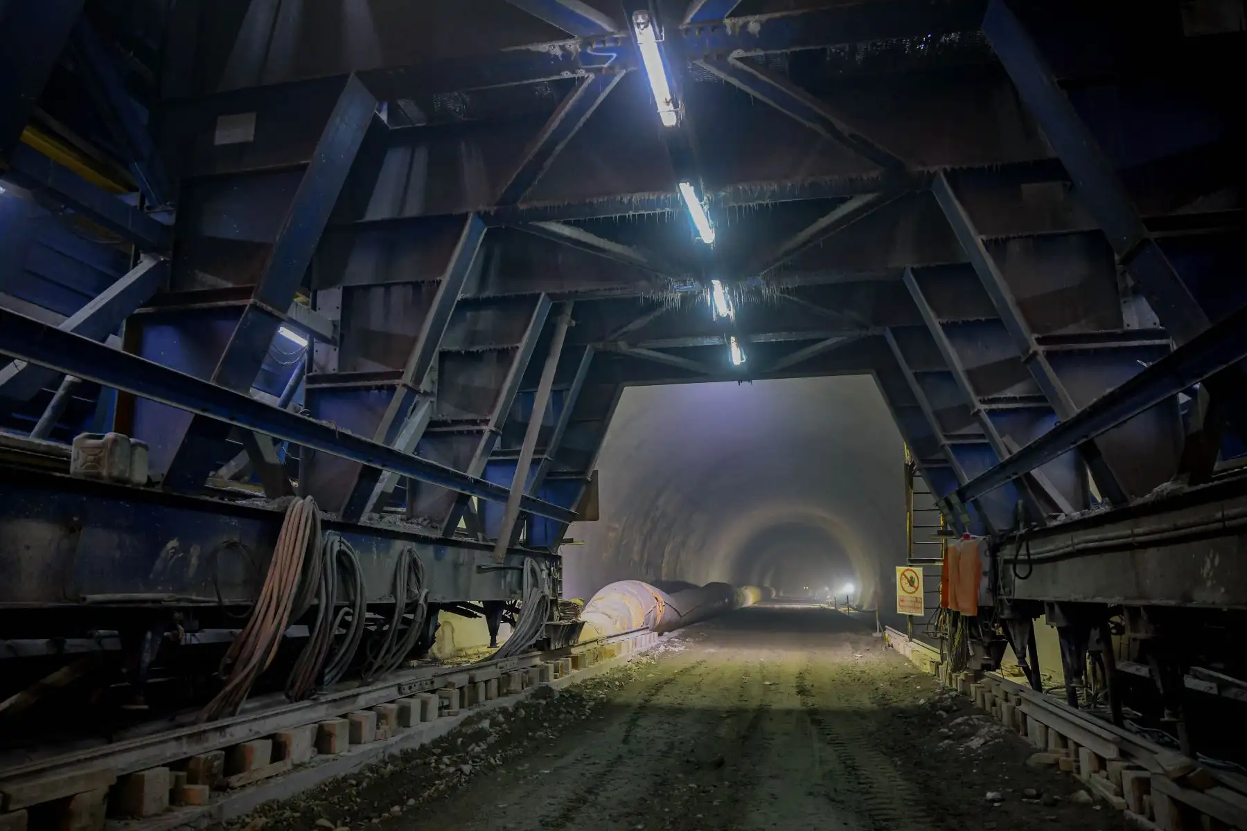 Supervisan el avance de obra del túnel que unirá los distritos de Santa Teresa y Santa María, en la provincia de La Convención, que se convertirá en una nueva ruta hacia Machu Picchu.
Foto: MTC