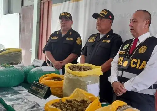 Policía Nacional incauta droga e interviene a presuntos traficantes en la ciudad de Huacho, al norte de Lima. Foto: Paul Reyes