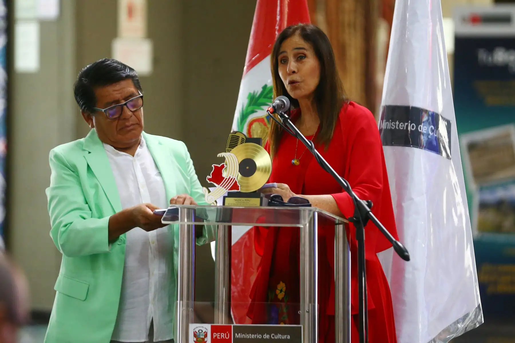 La Cámara Peruana de la Música CAPE MÚSICA, realiza  la conferencia de prensa  donde anuncia   la primera edición de los “PREMIOS CAPEMÚSICA 2024” que distinguirá a destacados personajes de la música hecha en el Perú: artistas, compositores y productores fonográficos.
Foto: ANDINA/ Eddy Ramos
