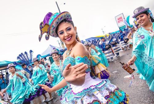 Bailes típicos en la Festividad de la Virgen de la Candelaria. INTERNET/Medios