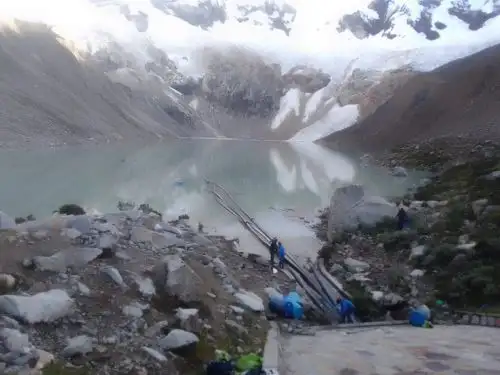El COER Áncash confirmó la disminución del riesgo de desembalse de la laguna Palcacocha luego que ayer soportara una avalancha que generó un oleaje de más de dos metros de altura activando el sistema de alerta del lugar. ANDINA/Difusión