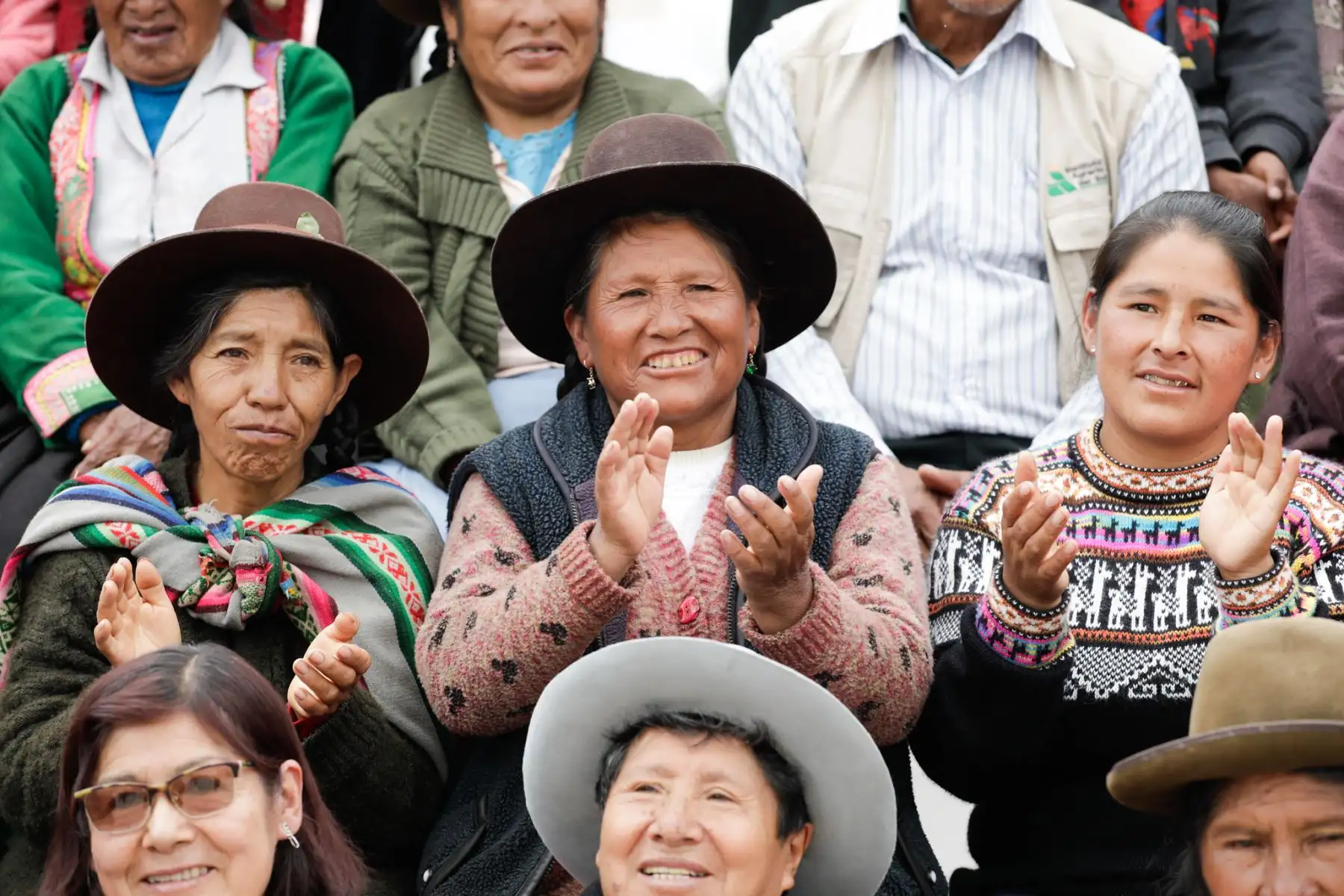 La ministra de Vivienda, Construcción y Saneamiento, Hania Pérez de Cuéllar, llegó a la región Cusco, donde participó, junto con el alcalde distrital de Pomacanchi, Feliciano Fuentes, en la colocación de la primera piedra de la obra de agua potable y alcantarillado para esta jurisdicción de la provincia de Acomayo y también entregó más de 400 títulos de propiedad a familias e instituciones públicas de la provincia de Acomayo.
Foto: ANDINA/MVCS