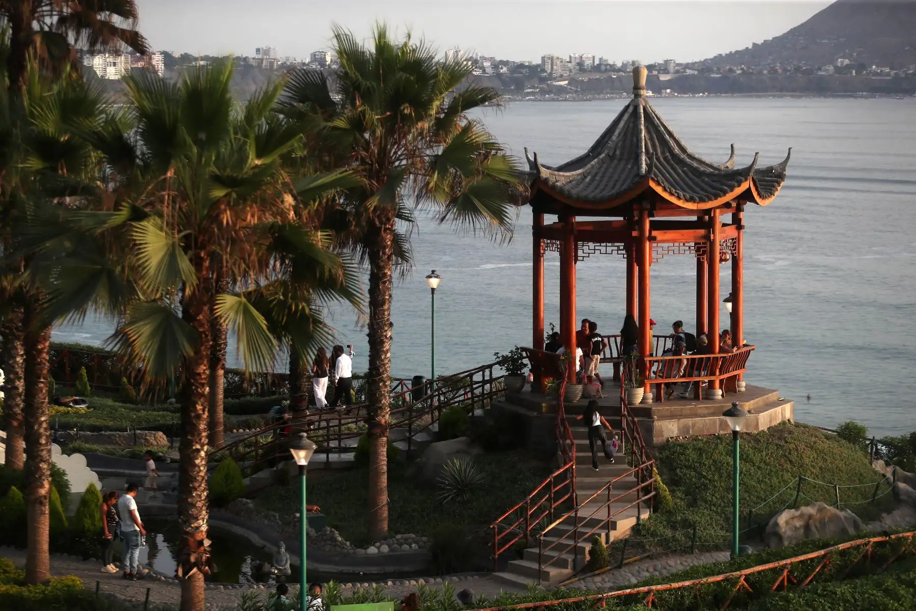 El Gran Parque Chino, atractivo turístico con vista al mar en Miraflores.
Foto: ANDINA/Ricardo Cuba