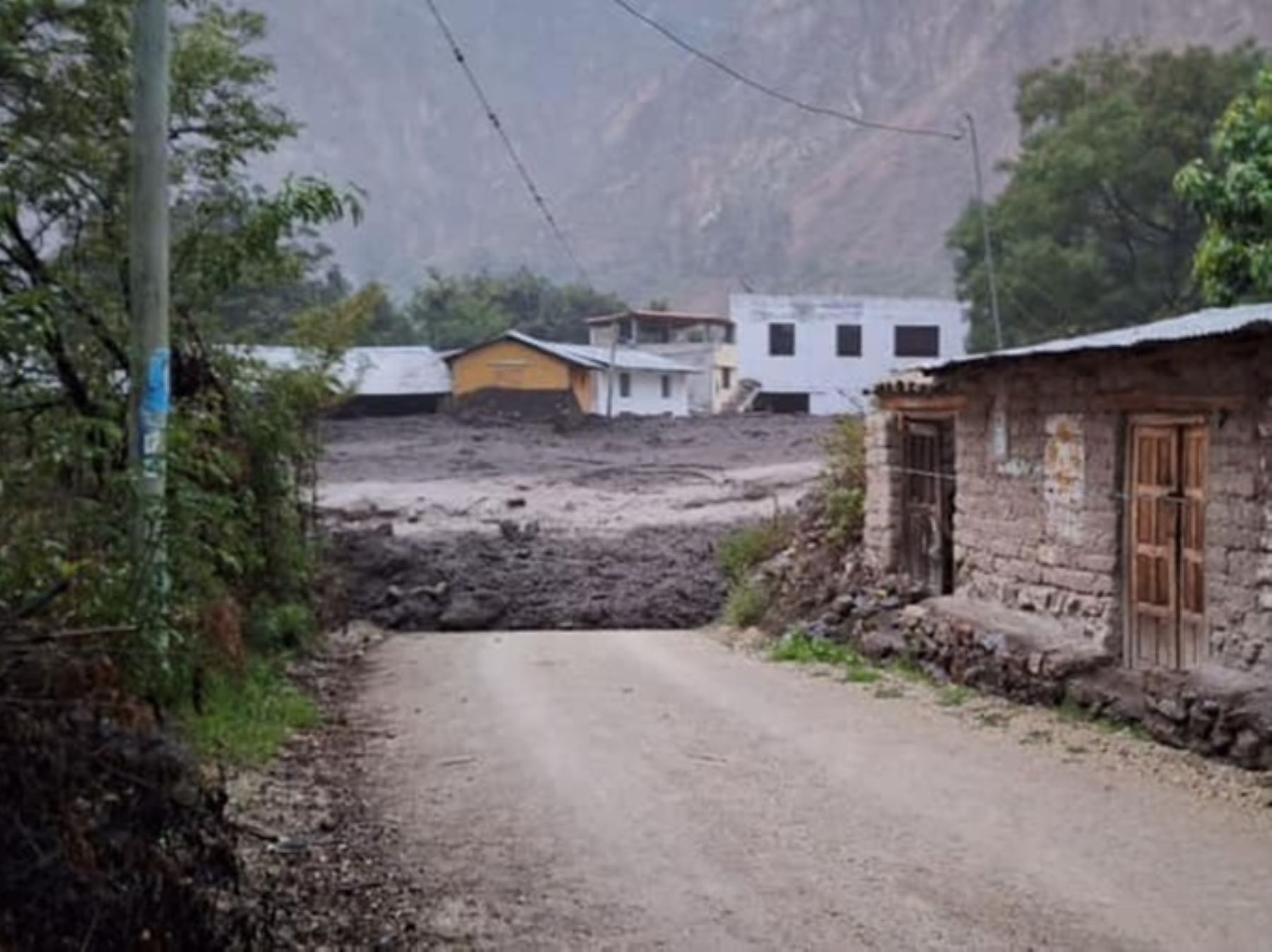 Diversos centros poblados de la provincia de Páucar del Sara Sara, región Ayacucho, se vieron afectados por las lluvias intensas y la caída de un huaico de grandes proporciones.