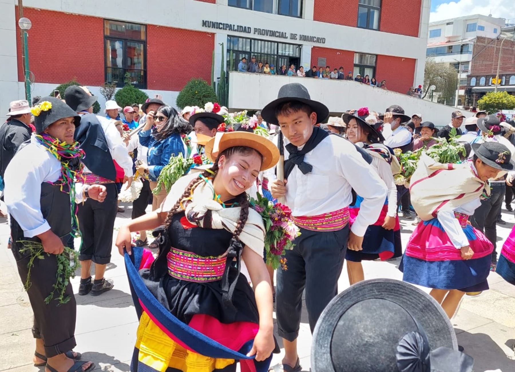 El distrito de Sapallanga se prepara para celebrar la festividad de Akshu Tatay, considerada la fiesta más alegre del sur de la provincia de Huancayo. Foto: Pedro Tinoco