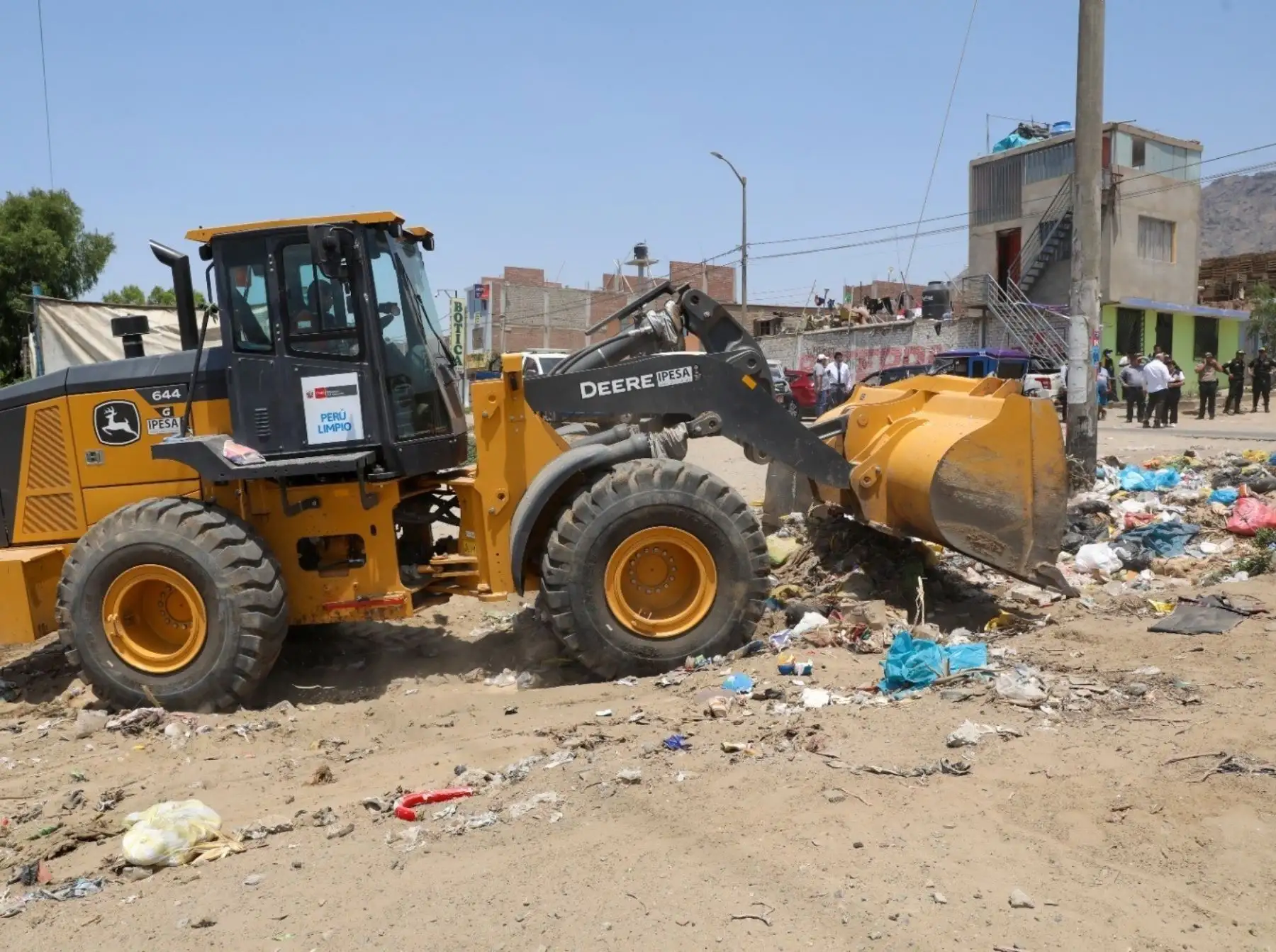 Con apoyo de la Municipalidad de Trujillo, alrededor de 12 toneladas de residuos sólidos fueron retiradas de las calles del distrito de Florencia de Mora, provincia de Trujillo. ANDINA/Difusión