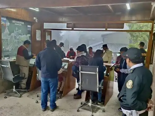 El ingreso de turistas a Machu Picchu se desarrolla con normalidad esta mañana, ante el anuncio de un paro indefinido convocado por organizaciones que se oponen a la venta de entradas en la plataforma tuboleto.cultura.pe