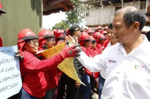 El ministro Daniel Maurate (MTPE) inspeccionó actividades de Llamkasun Perú en la región San Martín. Foto: MTPE/Difusión.