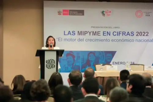Ministra de la Producción, Ana María Choquehuanca, presentó libro sobre las mipymes en el Perú. Foto: Cortesía.