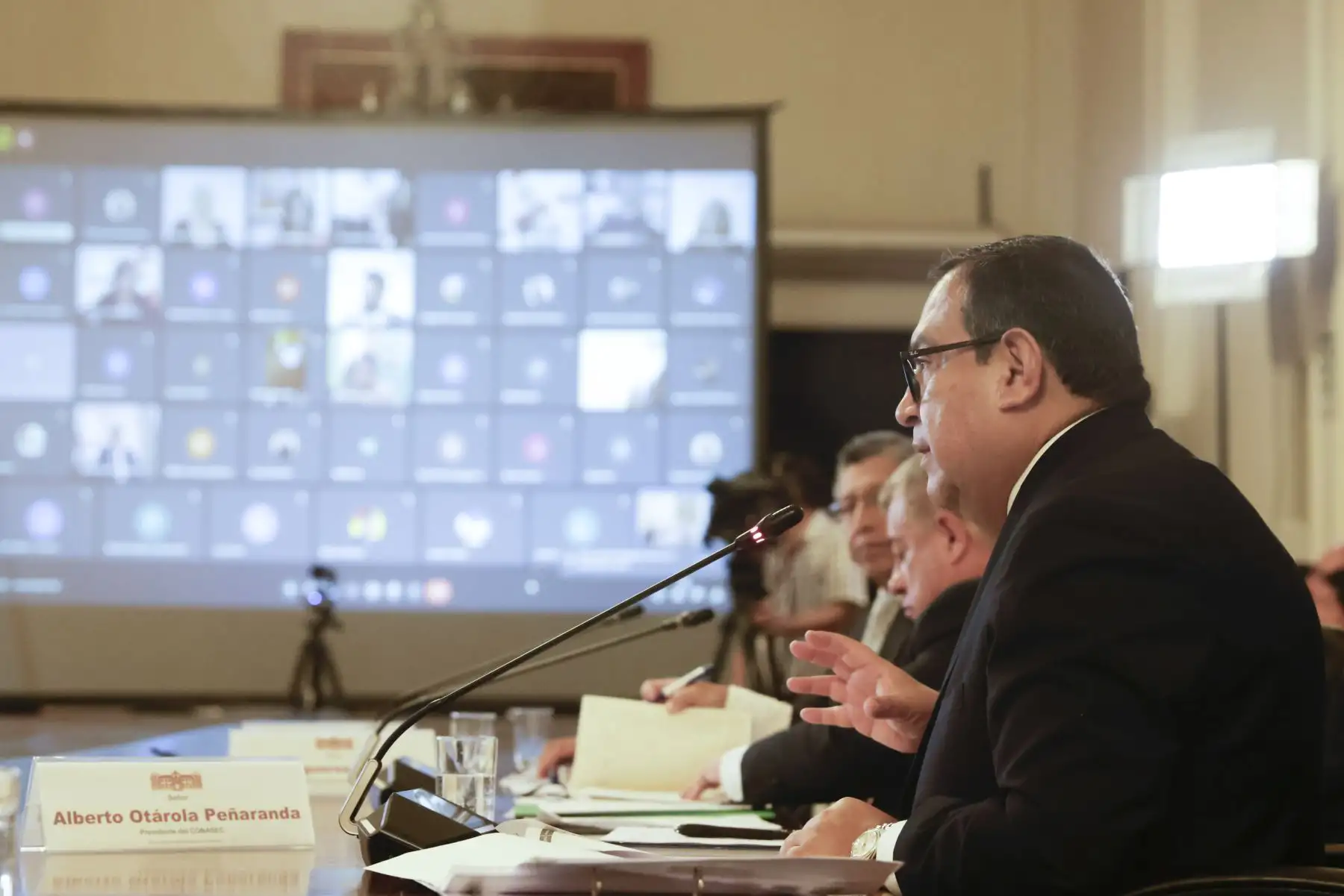 Con el firme objetivo de luchar contra la delincuencia y el crimen organizado, la presidenta Dina Boluarte lidera la primera sesión ordinaria del Consejo Nacional de Seguridad Ciudadana, CONASEC.
Foto: ANDINA/Presidencia Perú