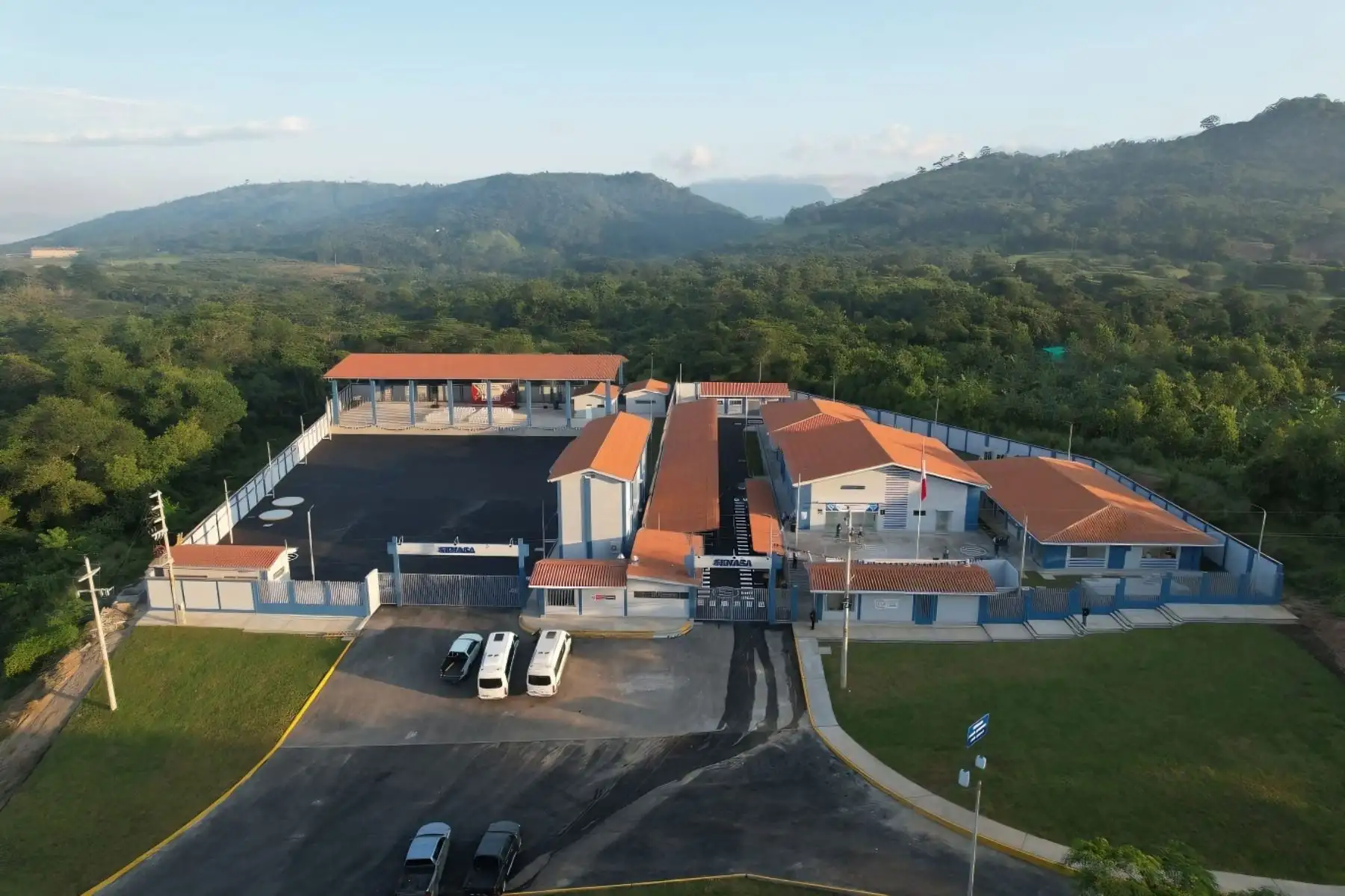 MIDAGRI inaugura moderna sede del SENASA en la región San Martín, y entrega títulos de propiedad rural a siete comunidades nativas
Foto: ANDINA/MIDAGRI