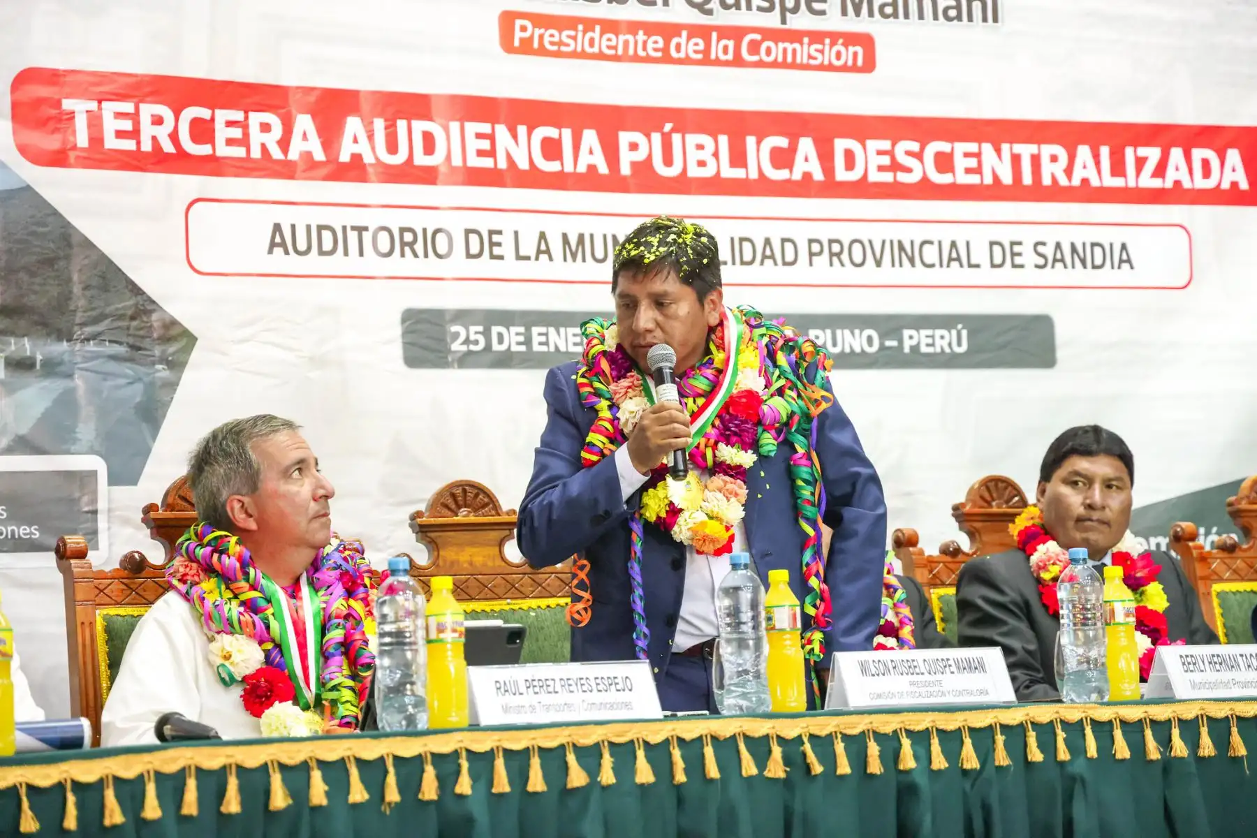 El ministro Raúl Pérez Reyes llegó a Sandia (Puno) donde participó en la Tercera Audiencia Descentralizada de la Comisión de Fiscalización y Contraloría, para informar sobre las intervenciones del MTC en esta región.
Foto: ANDINA/MTC