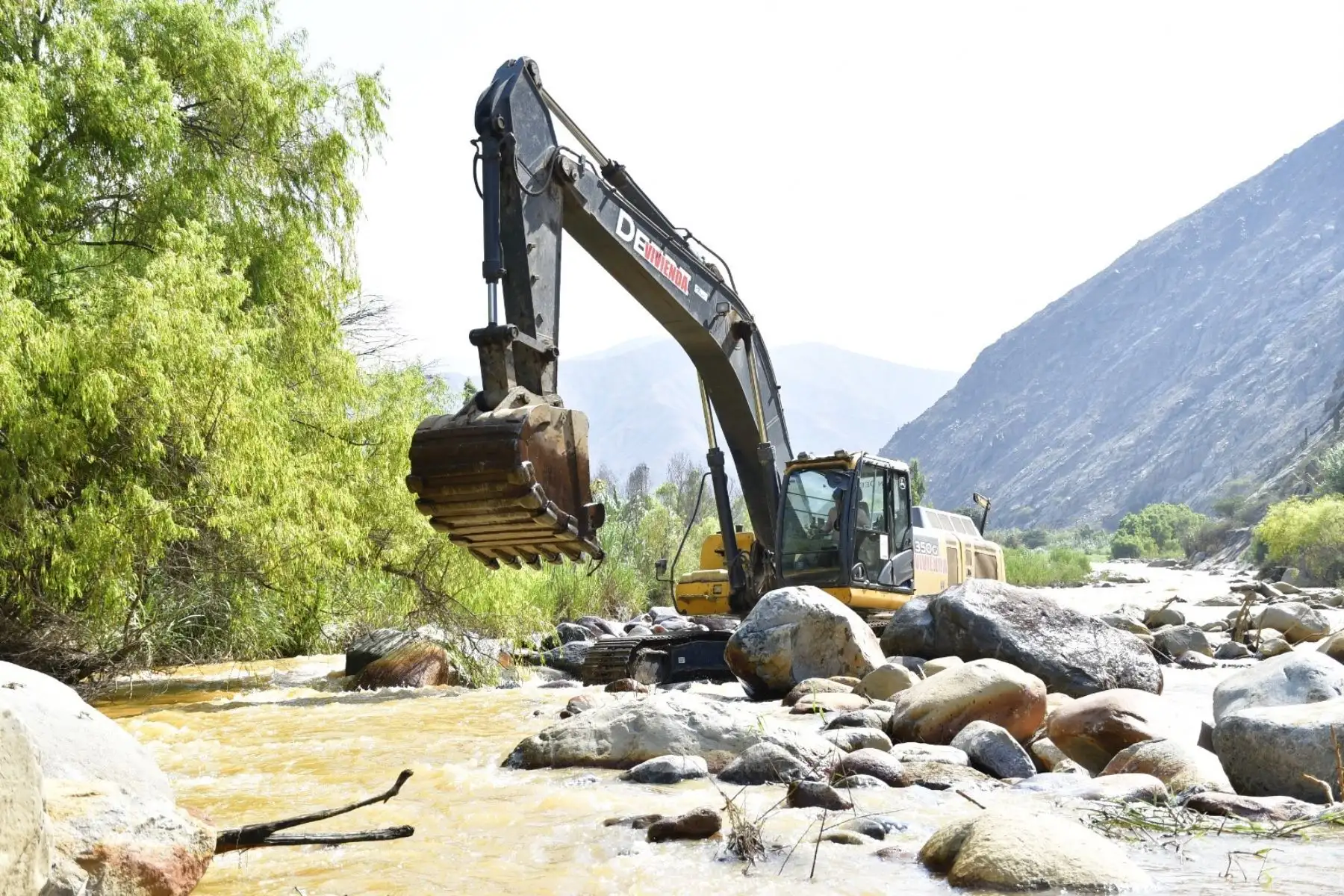 La intervención en el río Moche se inició a la altura del sector Catuay, en el distrito de Laredo, región La Libertad. Foto: ANDINA/Difusión