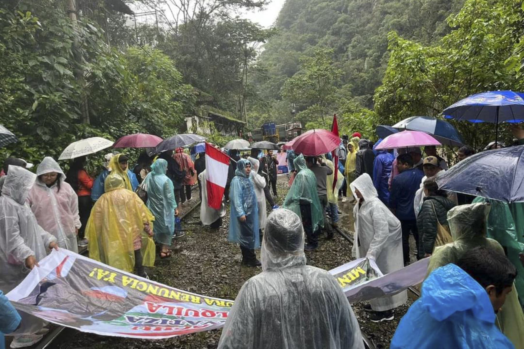 El Gremio de Turismo de la Cámara de Comercio de Lima expresó su rechazo a las protestas que vienen produciéndose en Cusco y en el distrito de Machu Picchu Pueblo en rechazo a la venta virtual de entradas por parte de un operador privado, porque afectan la imagen de Perú y la reactivación del sector. Foto: ANDINA/difusión.