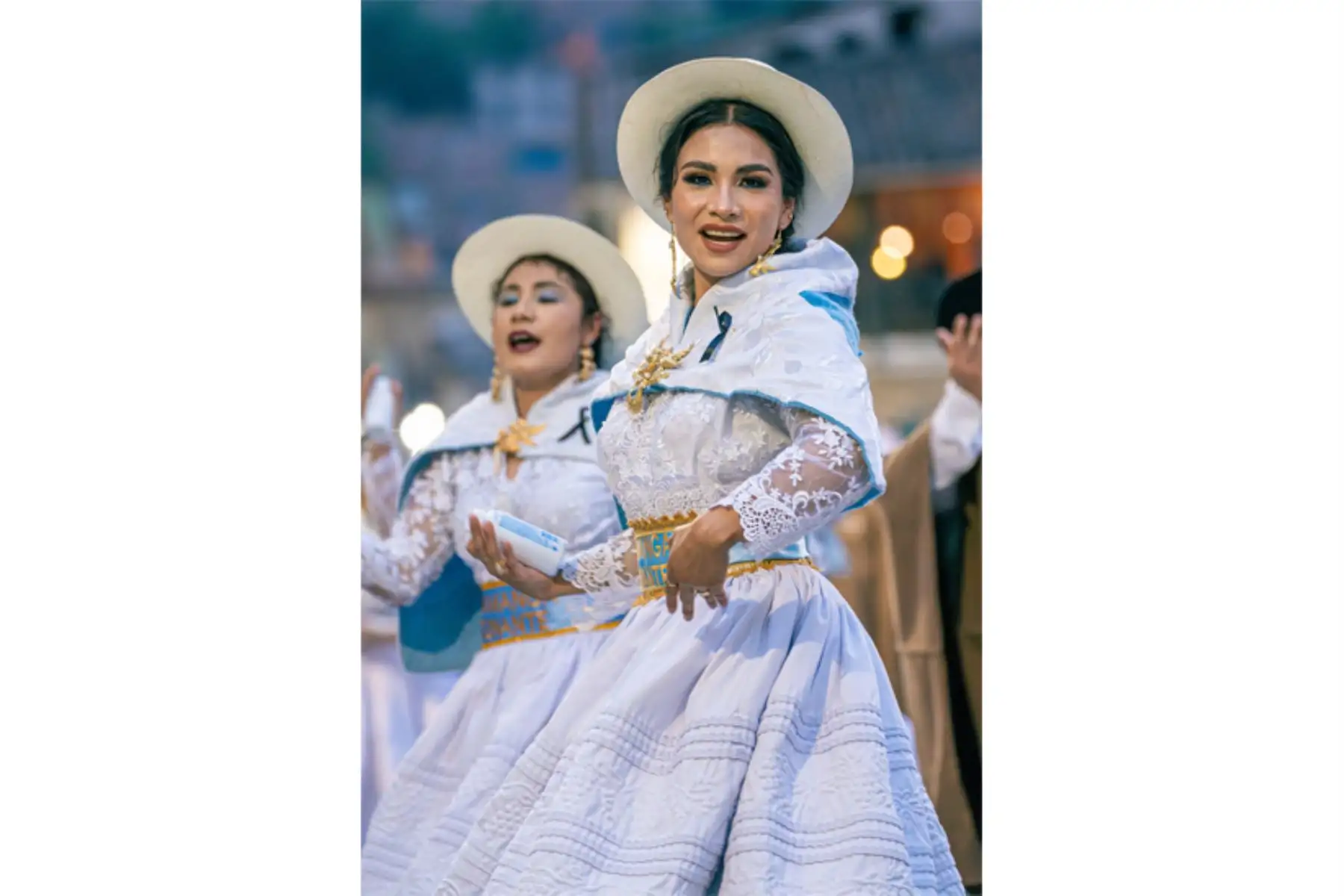 Después de dos años de ausencia de los carnavales, las comparsas salieron a las calles de Huamanga con gran derroche de alegría y color. Foto: ANDINA/ Gobierno Regional