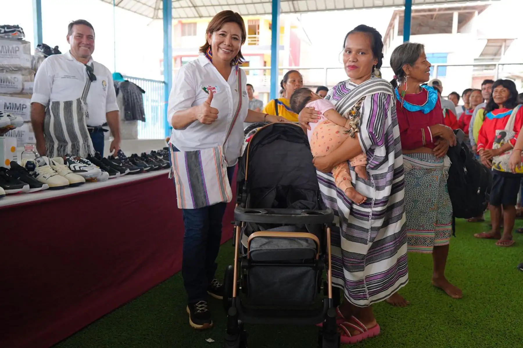 Como parte de la agenda de trabajo en Ucayali, la ministra de la Mujer y Poblaciones Vulnerables, Nancy Tolentino, realizó una visita inopinada al Centro de Acogida Residencial Ikaro Xobo en Pucallpa.
Foto: MIMP