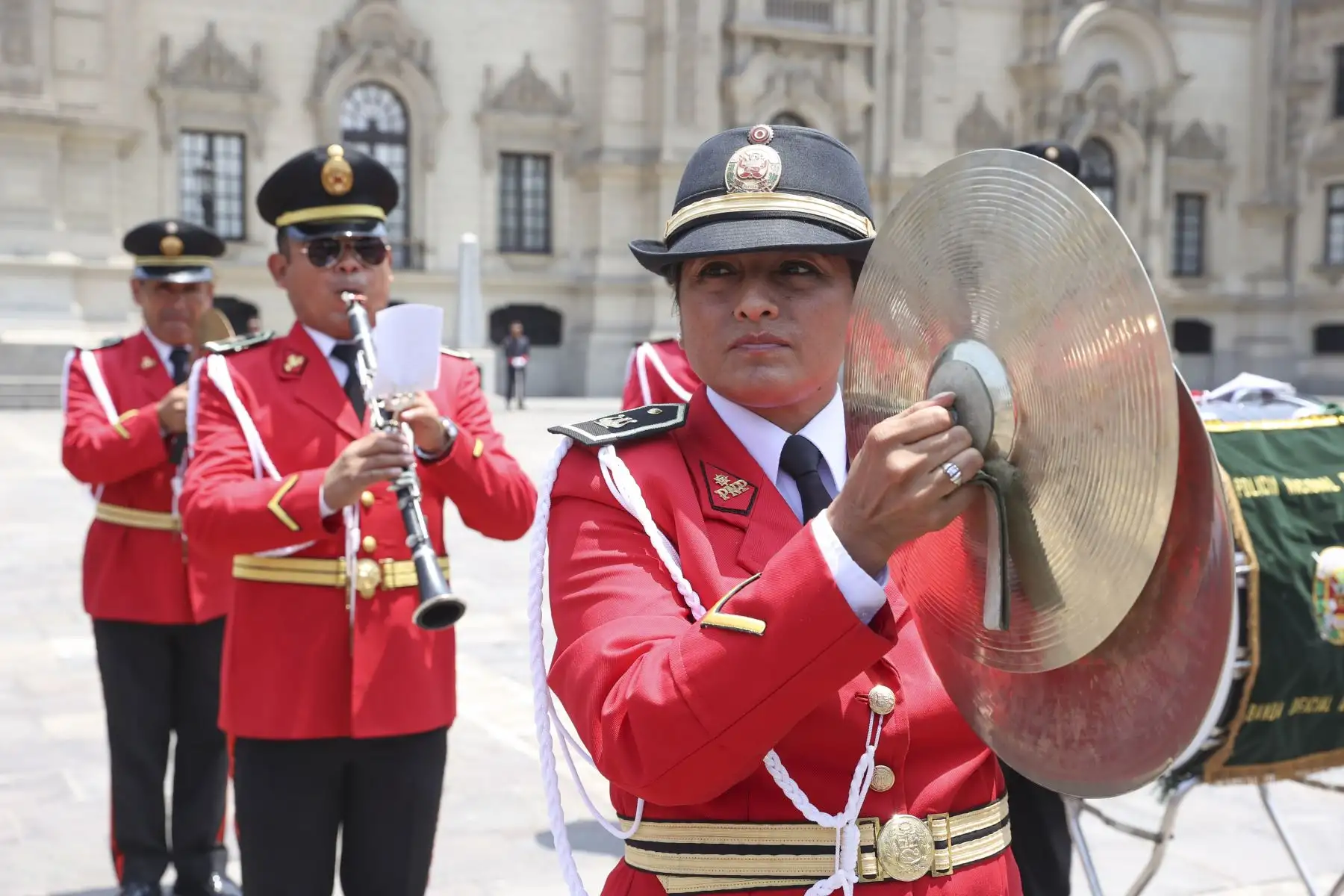 Tradicional cambio de guardia a cargo de la compañía Mariano Santos de la PNP. Foto: ANDINA/ Prensa Presidencia