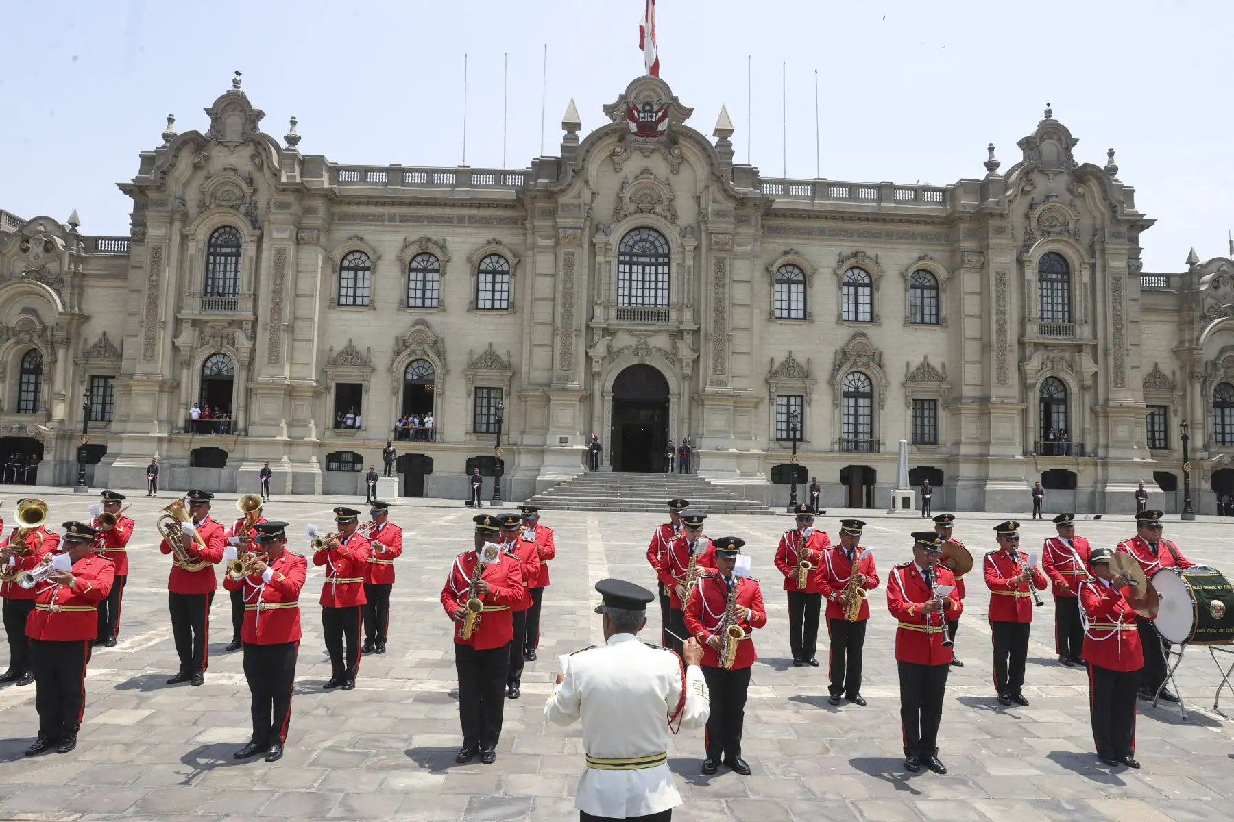 Tradicional cambio de guardia a cargo de la compañía Mariano Santos de la PNP. Foto: ANDINA/ Prensa Presidencia