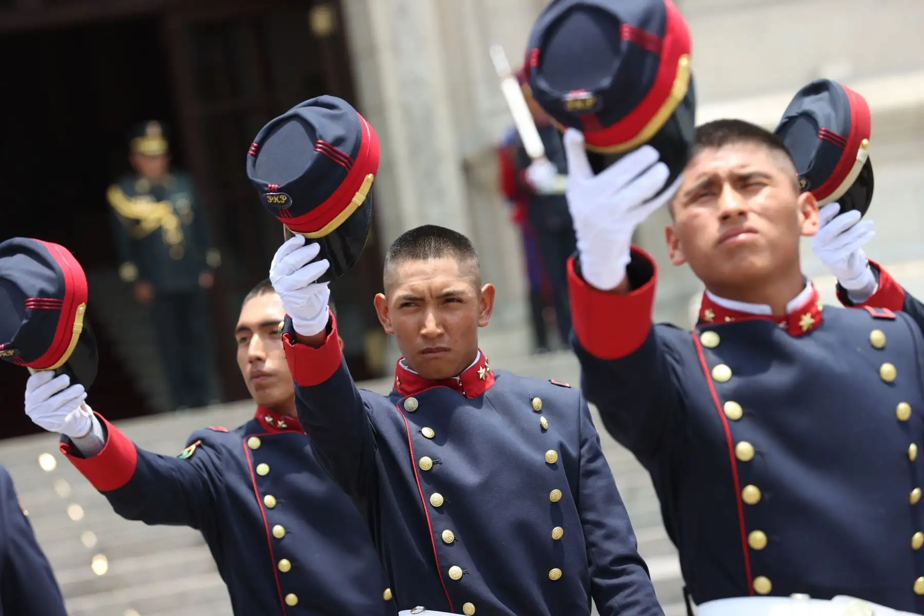 Tradicional cambio de guardia a cargo de la compañía Mariano Santos de la PNP. Foto: ANDINA/ Prensa Presidencia